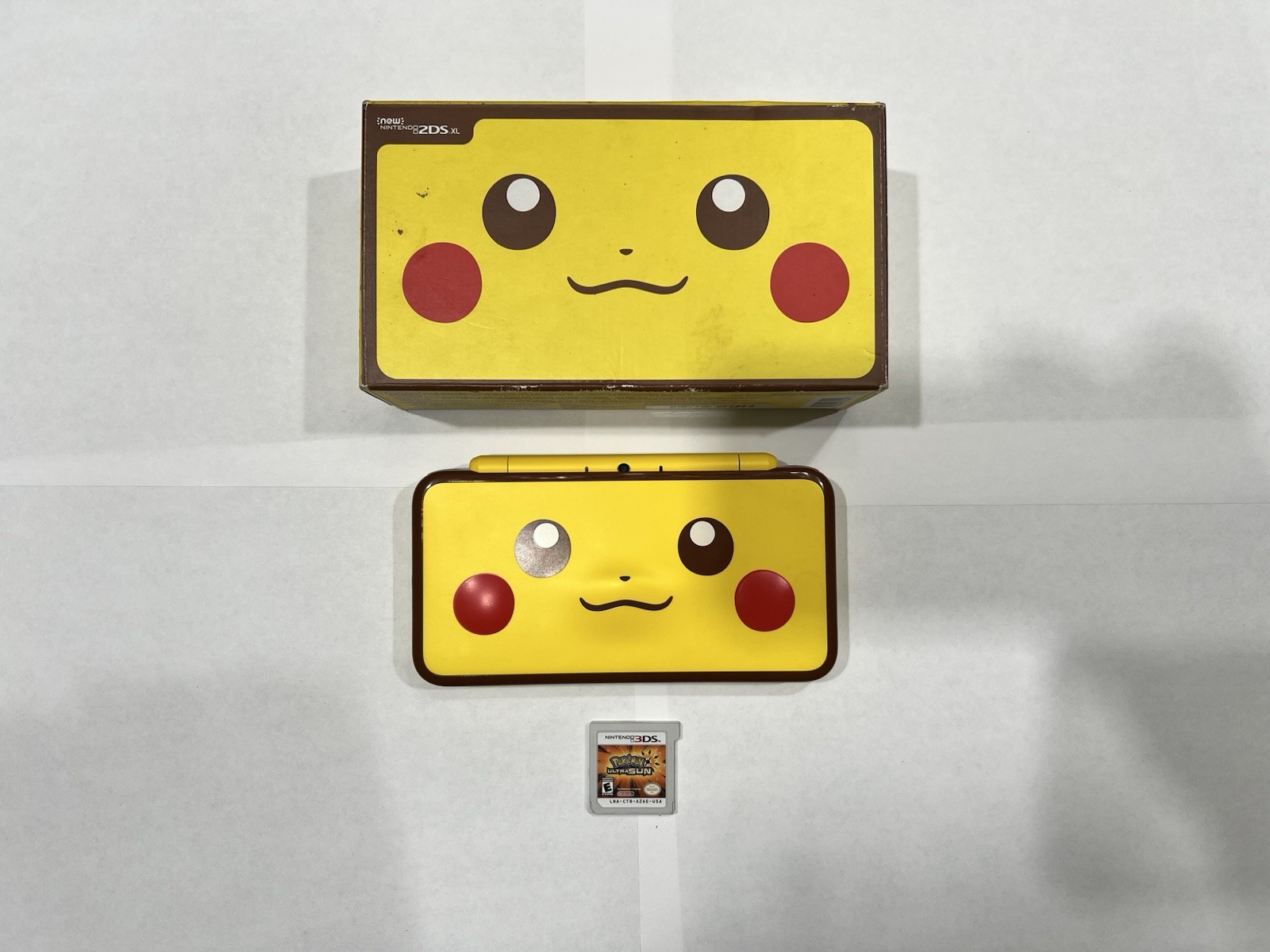 Nintendo New 2DS XL Pikachu Limited Edition Console Bundle w/ Box + Ultra Sun