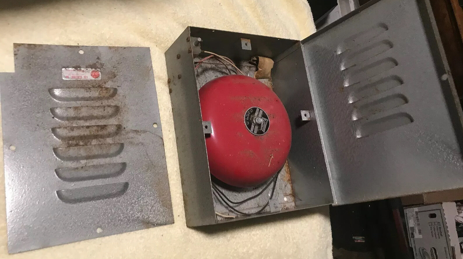 LEE ELECTRIC Red UnderDome 8” Bell TonePak