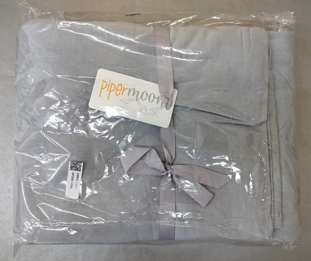 Pipermoon T-Shirt Soft Oversized Twin Bed Blanket in Gray 2 Tone 66" x 85"