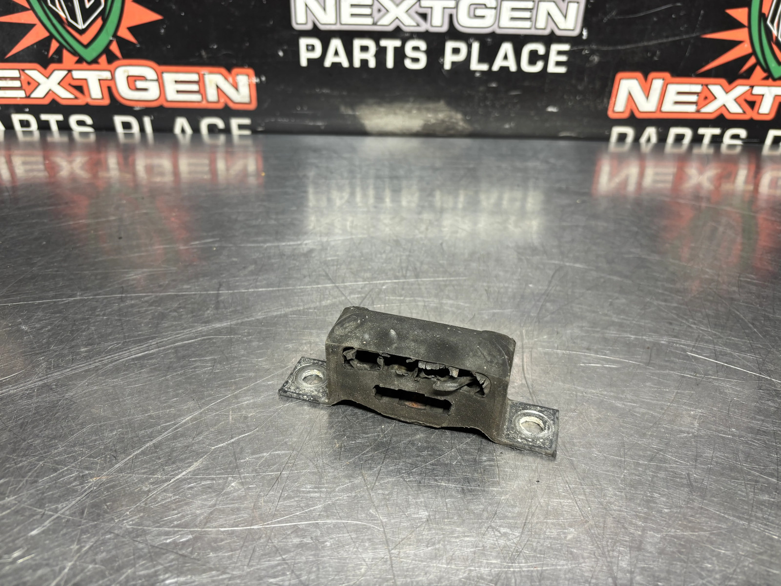 97-04 C5 Corvette Exhaust Bracket Insulator Hanger OEM 10429800 OEM