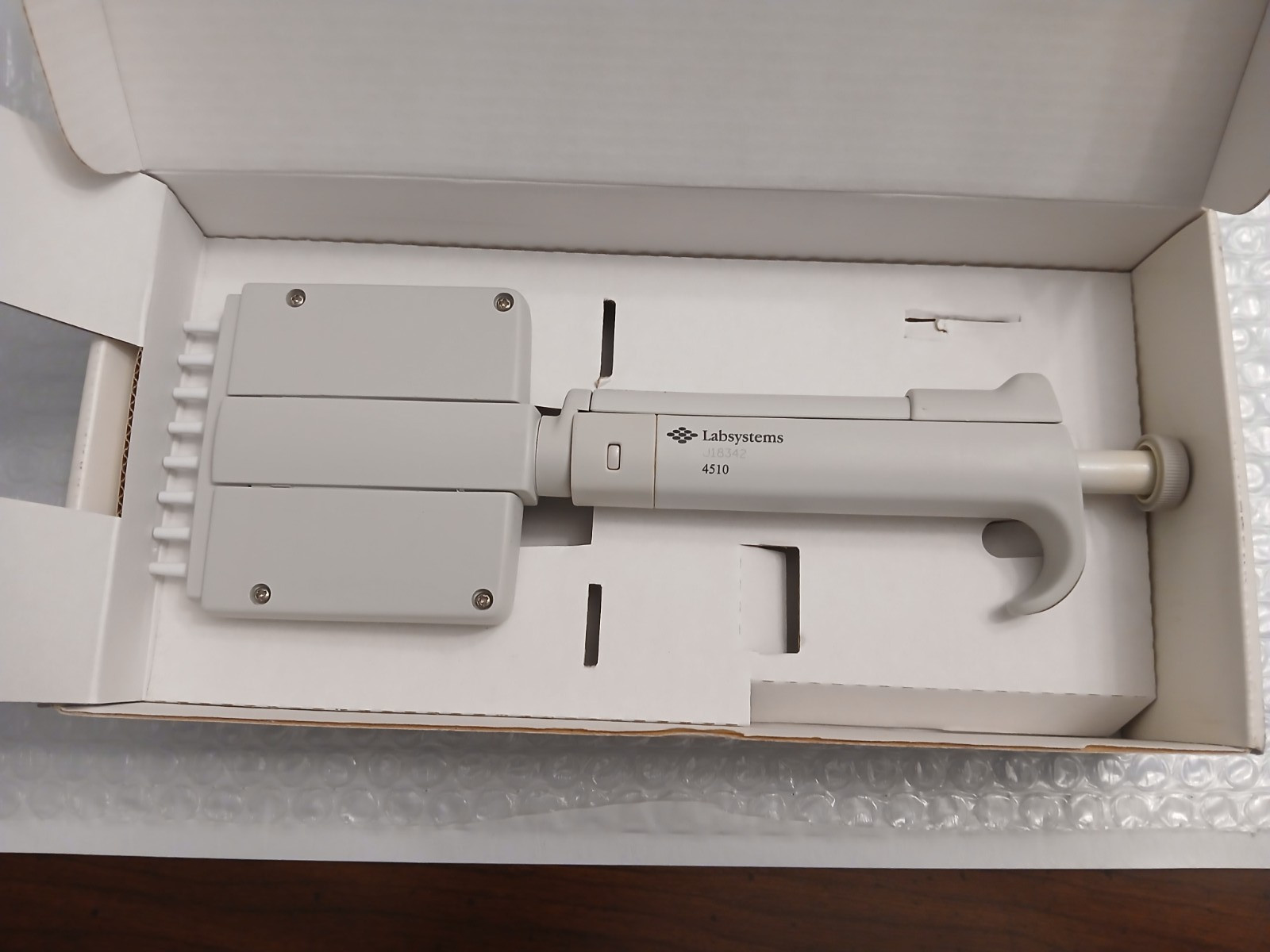 Labsystems Cat No 4510 Finnpipette 8 Channel Pipette 0.5-10uL