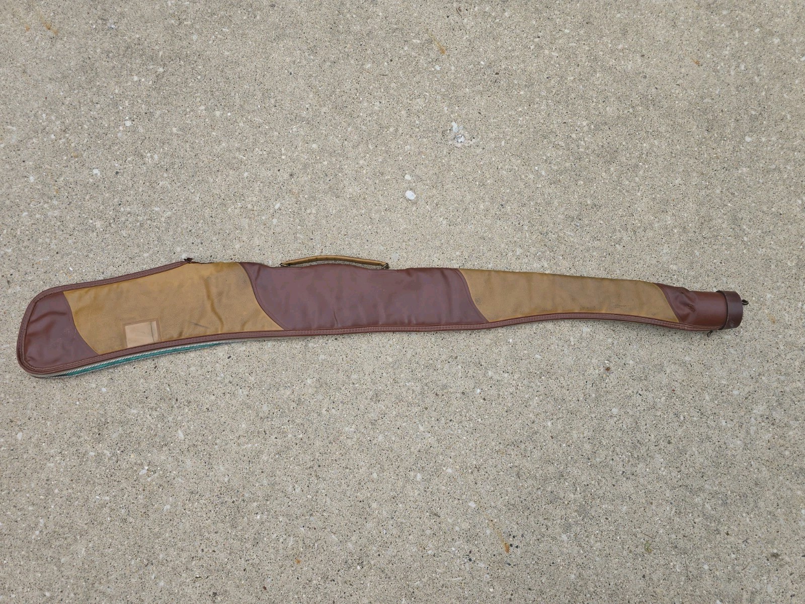 Vintage Apache Model 550 Two-Tone Vinyl Soft Gun Case 50" Long Rifle Shotgun