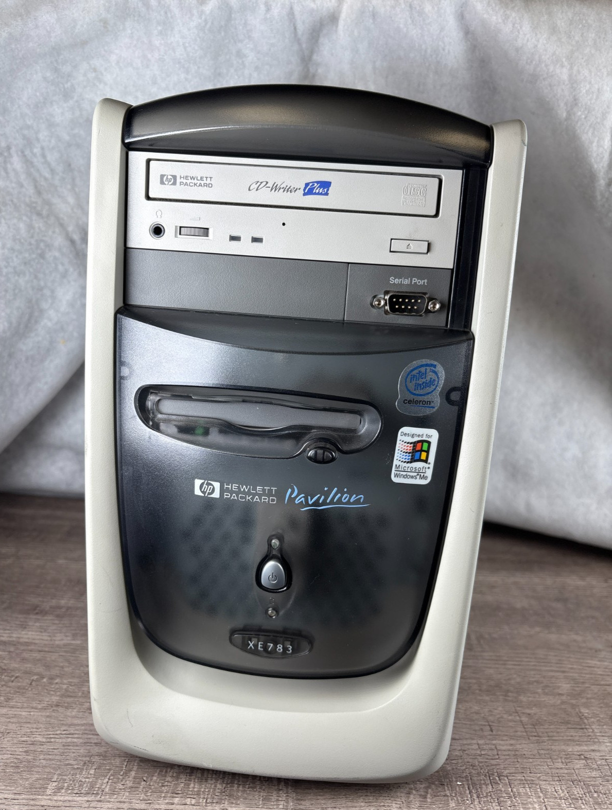 HP Pavilion XE783 Desktop PC WinMe 700MHz 128MB Ram - Tested and Working