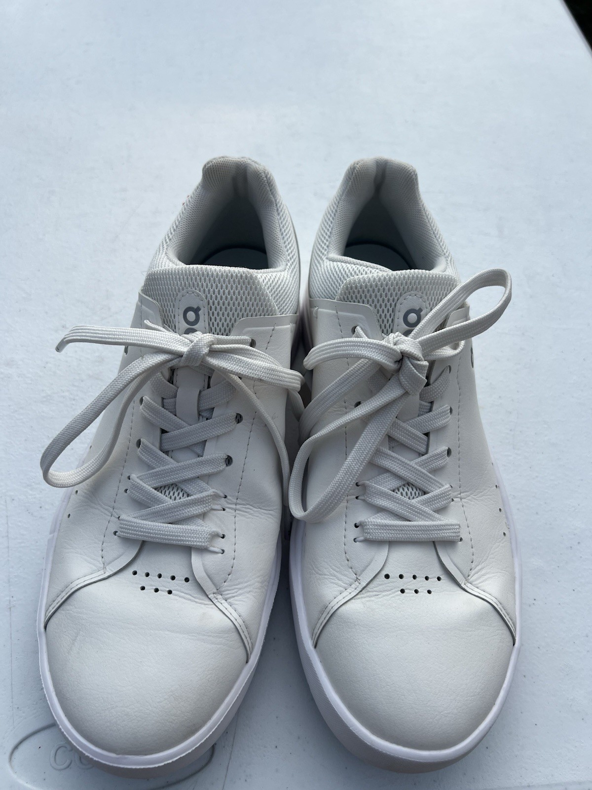 Women’s On Cloud “The Roger” Shoes Size 8.5