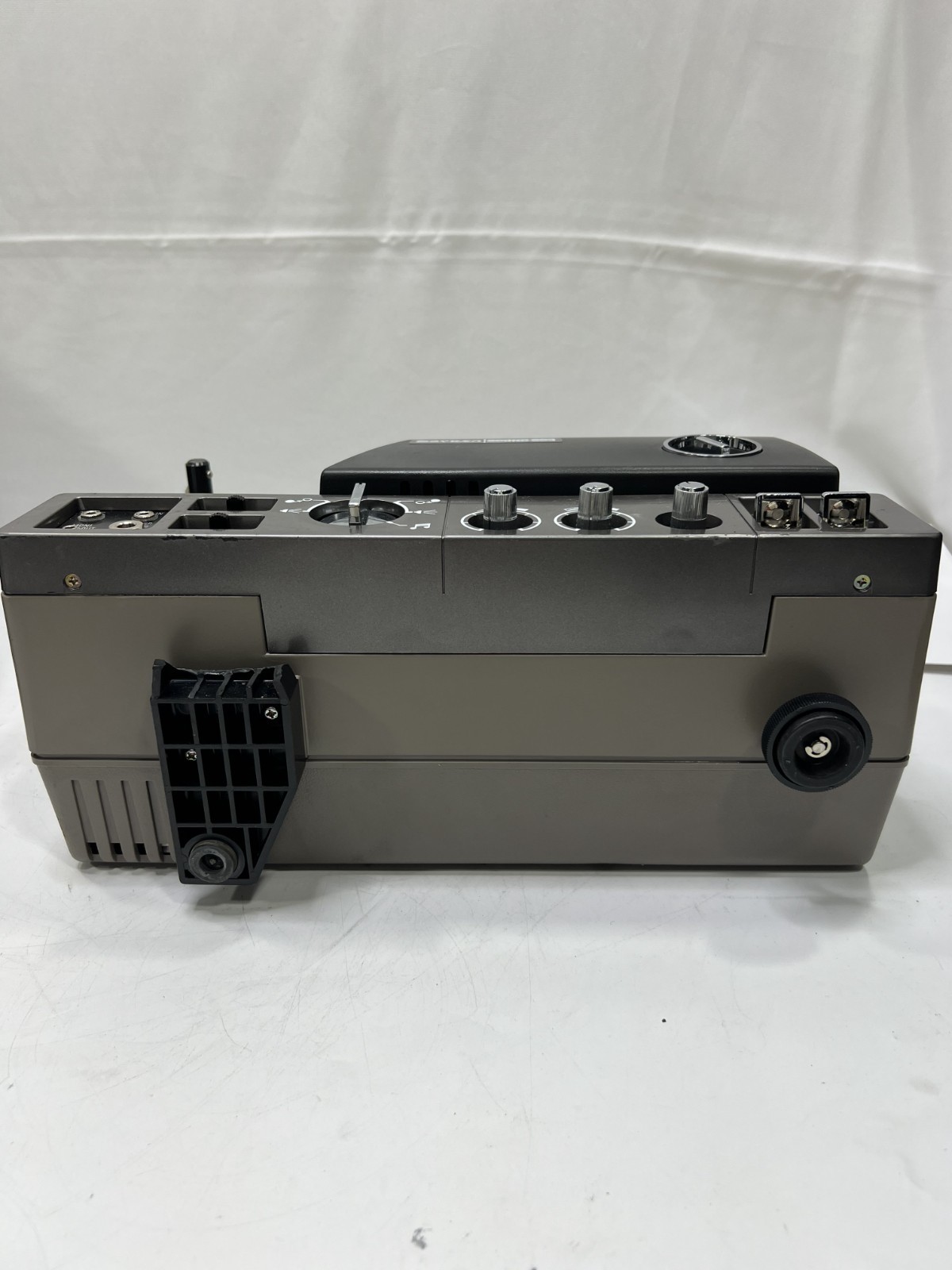 Used Sankyo Sound-600 Super-8 Single-8 Projector - Powers On