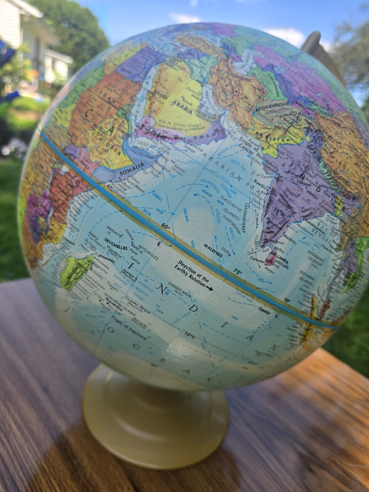 Globemaster Tabletop World Globe Rotating Freestanding w/ Beige Base