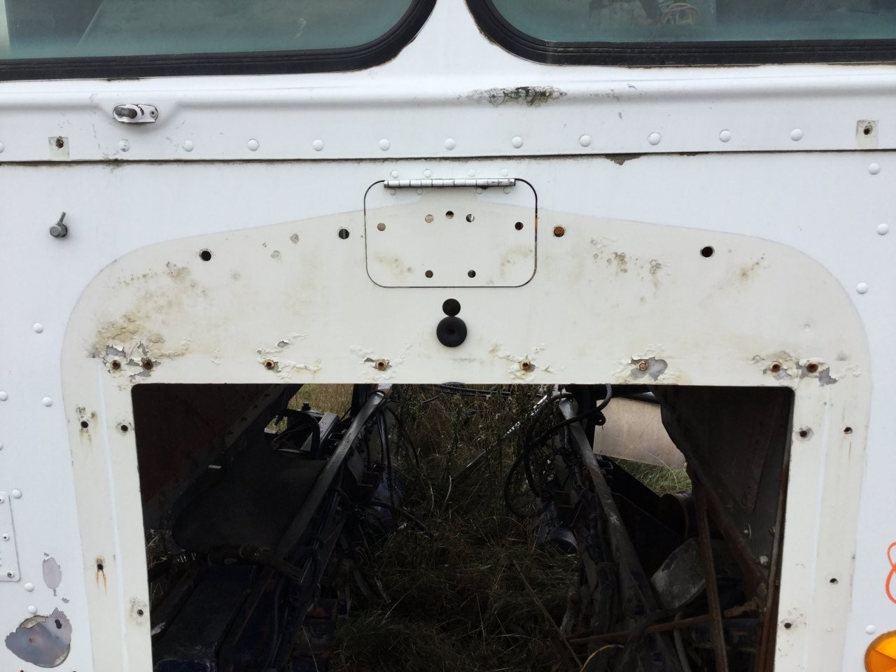 Kenworth K100 ALUMINUM CAB, CENTER Panel
