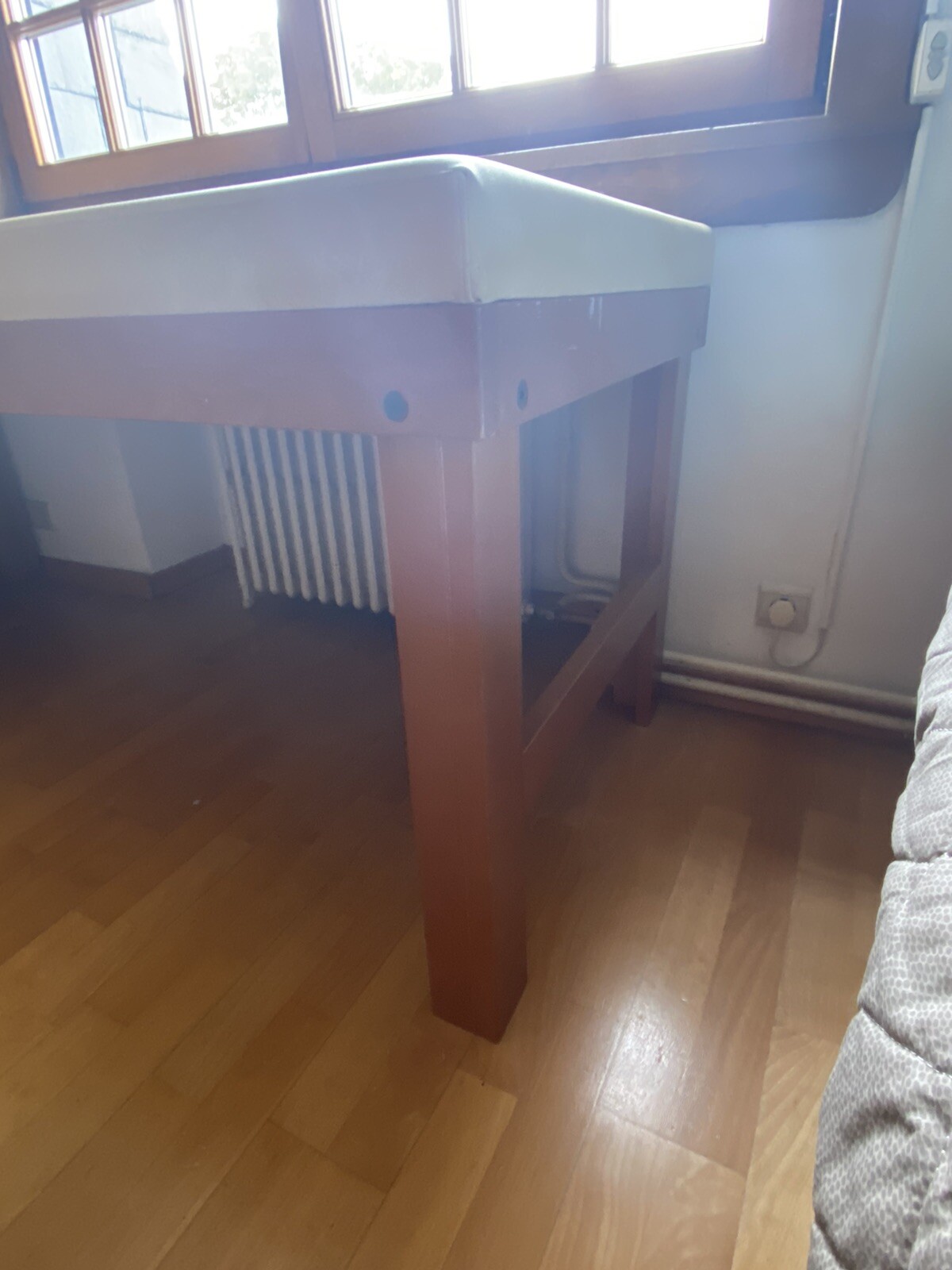 Massage table / Table de massage