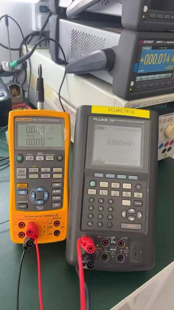 Fluke 726 Precision Multifunction Process Calibrator