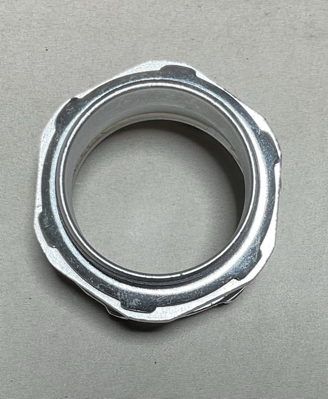 MALLEABLE IRON 2” Rigid Conduit Compression Connector threadless