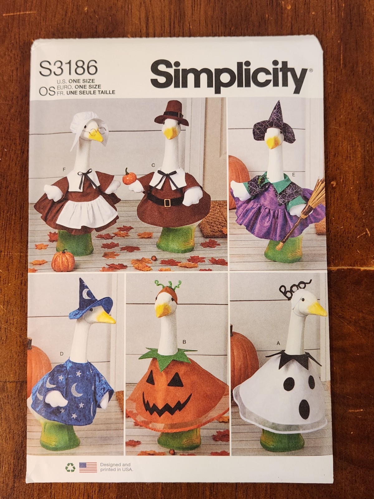 PORCH GOOSE Simplicity 3186 - 6 Outfits - Thanksgiving Halloween Pilgrim Ghost