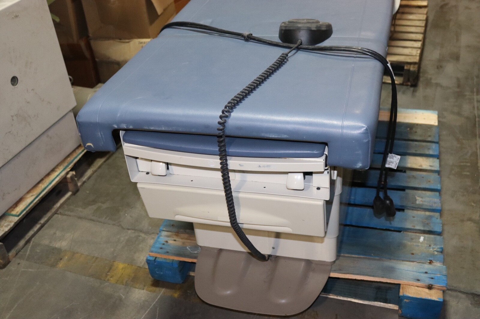 Ritter 223 power exam table