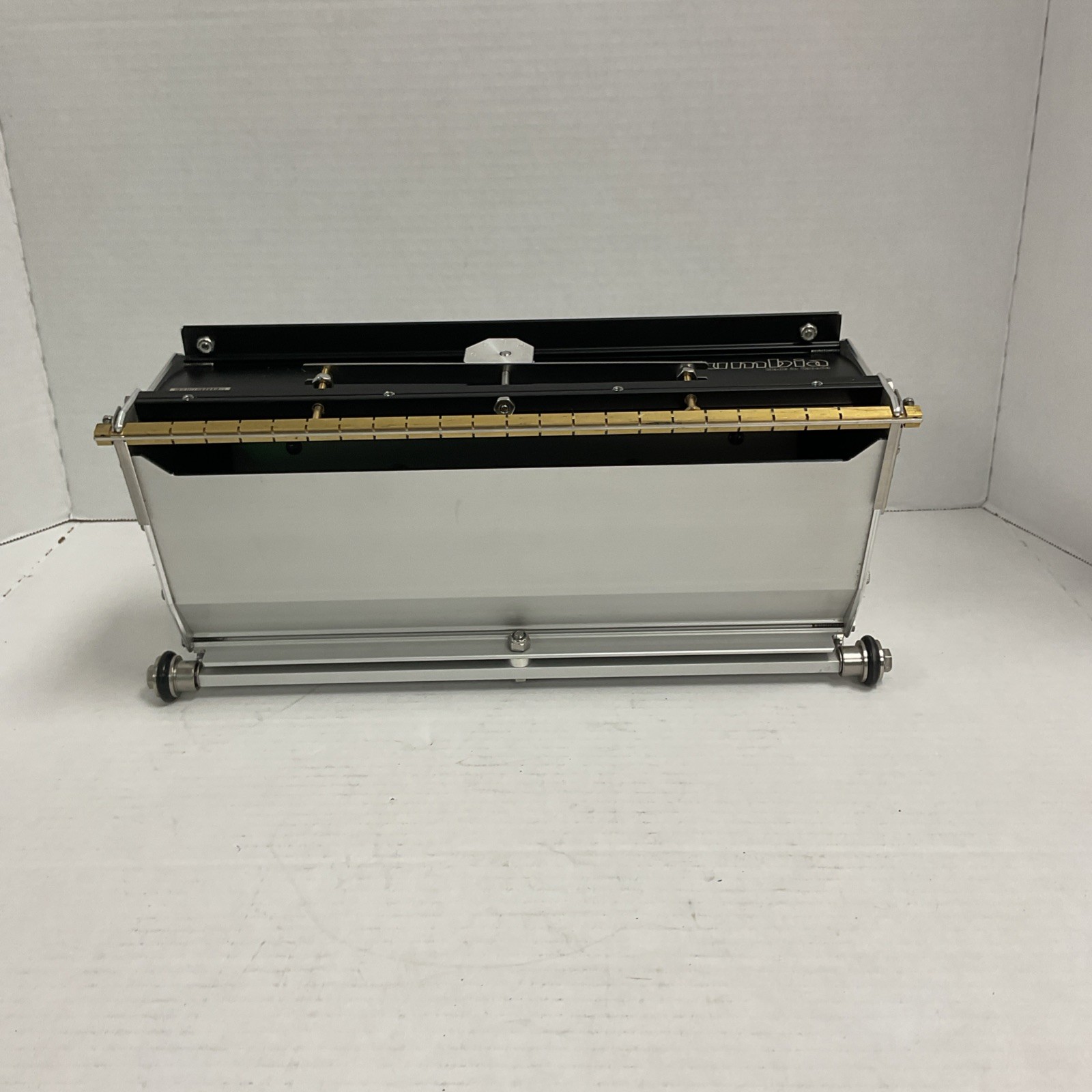 Columbia Flat Box 12"