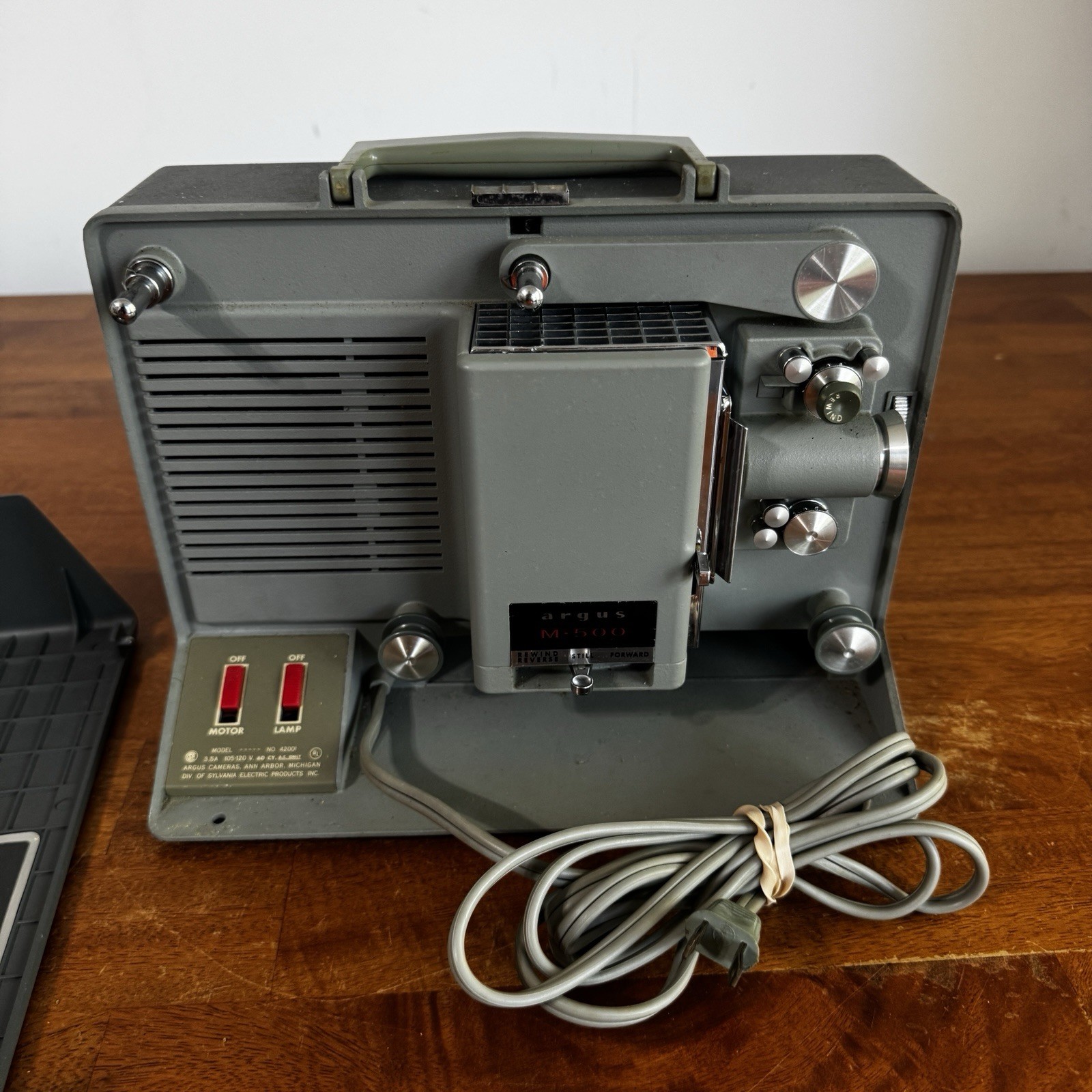 Vintage Argus M-500 Portable 8mm Film Movie With Case Untested