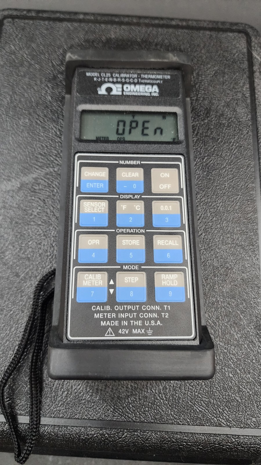 Omega CL25 Precision Temperature Calibration Meter Power on Test