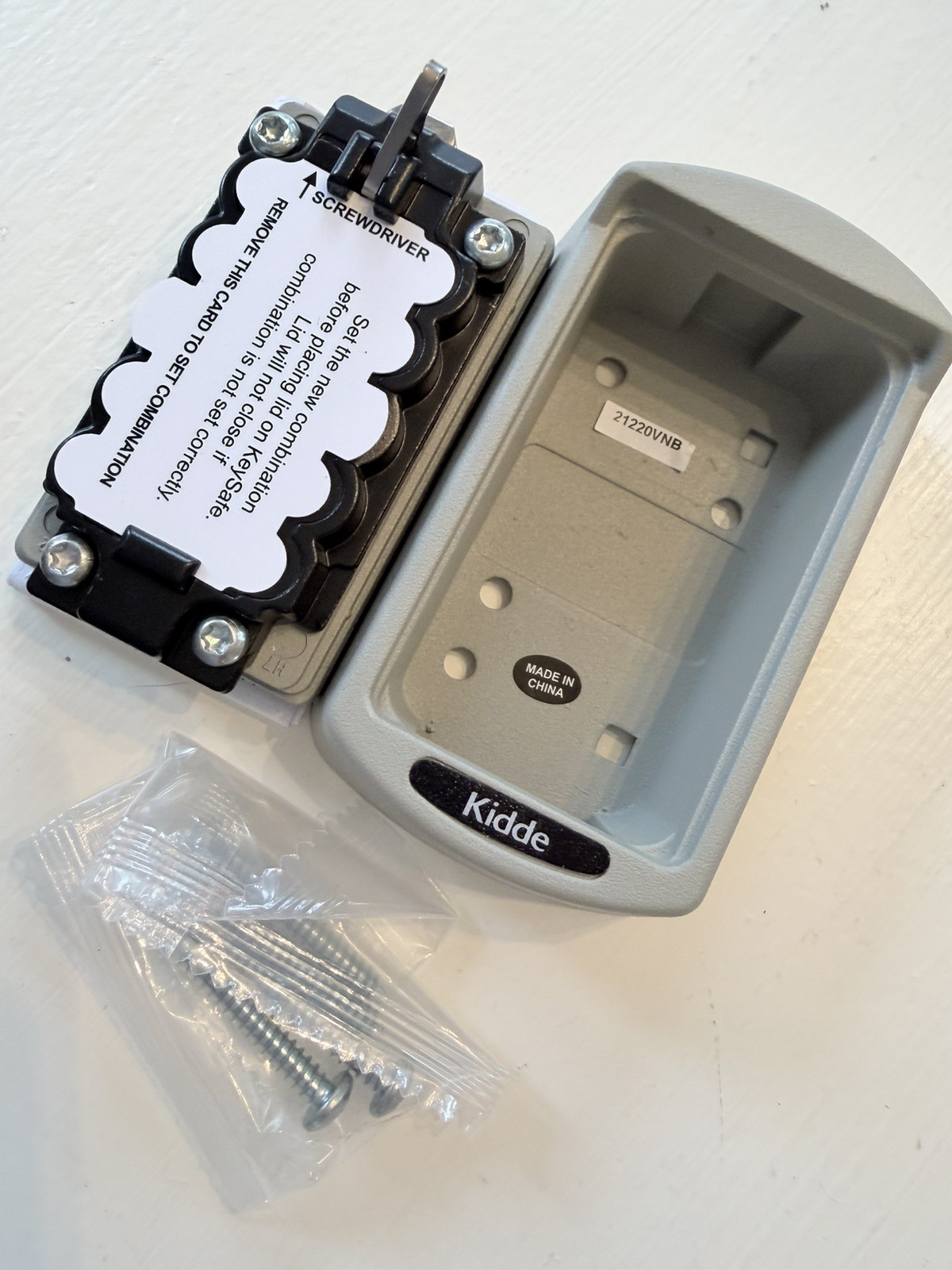 KIDDE 1414 Lock Box,Surface Mount,2 Keys 2XLC4 AccessPoint Key Safe
