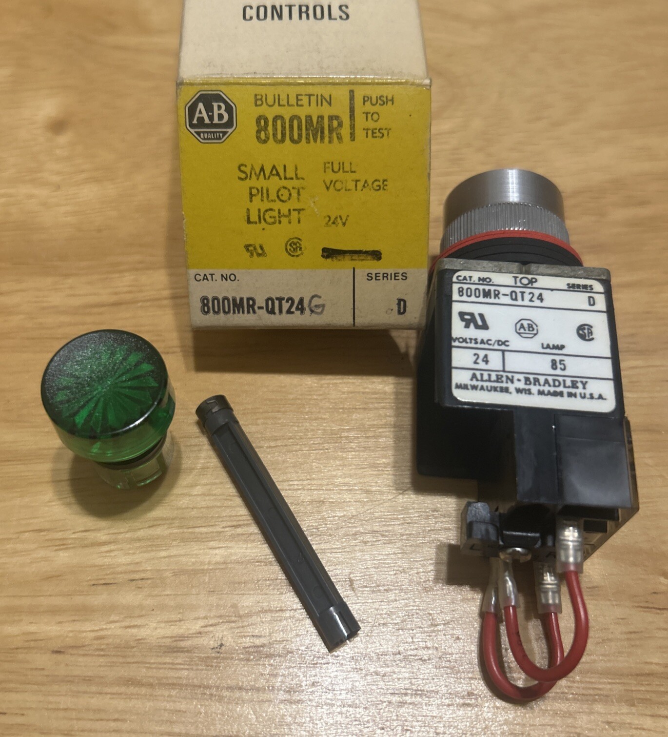 NEW ALLEN BRADLEY 800MR-QT24G SMALL ROUND PILOT LIGHT SERIES D 24V GREEN LENS