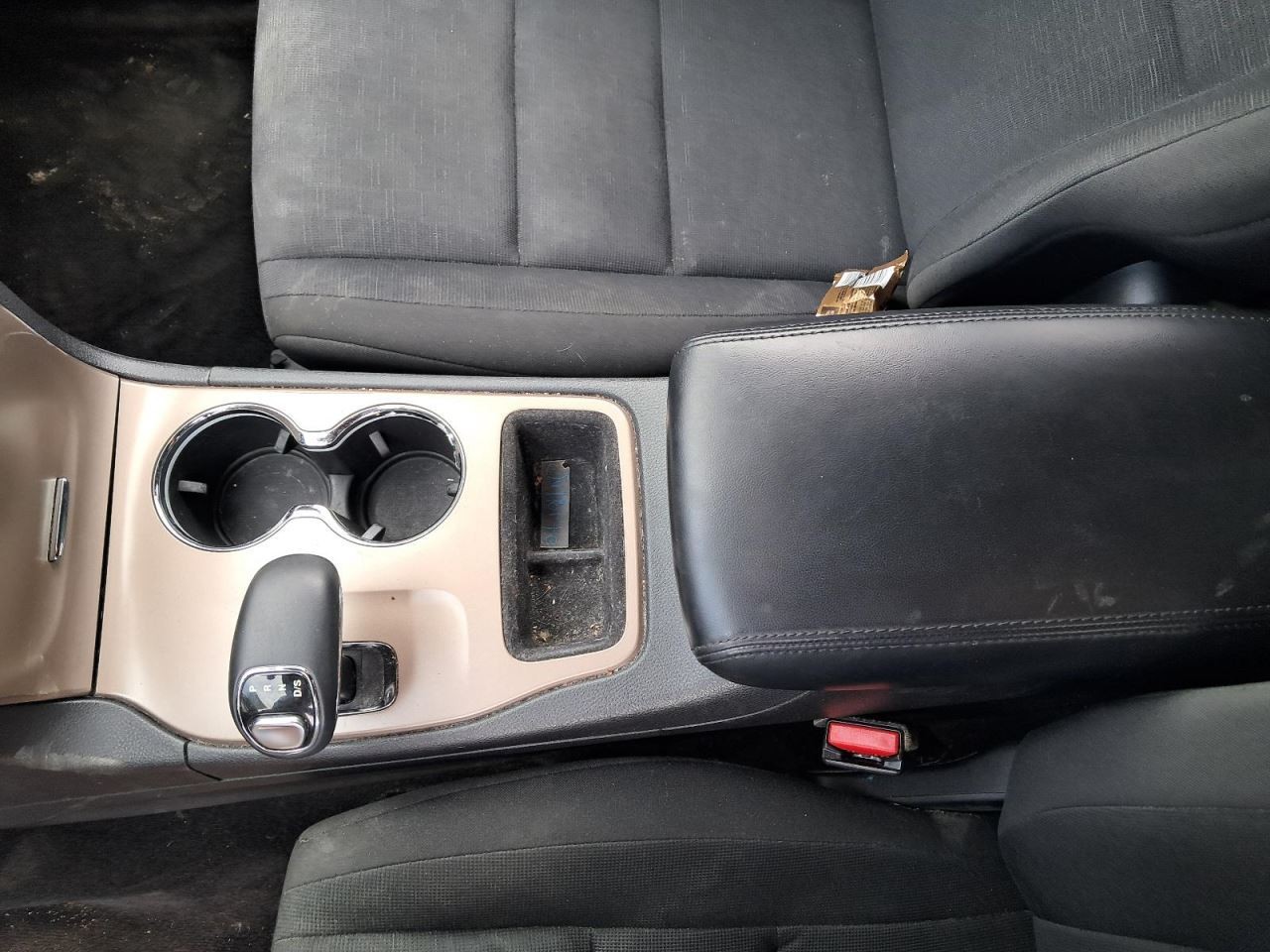 CHERGRAND 2014 Glove Box 4808422
