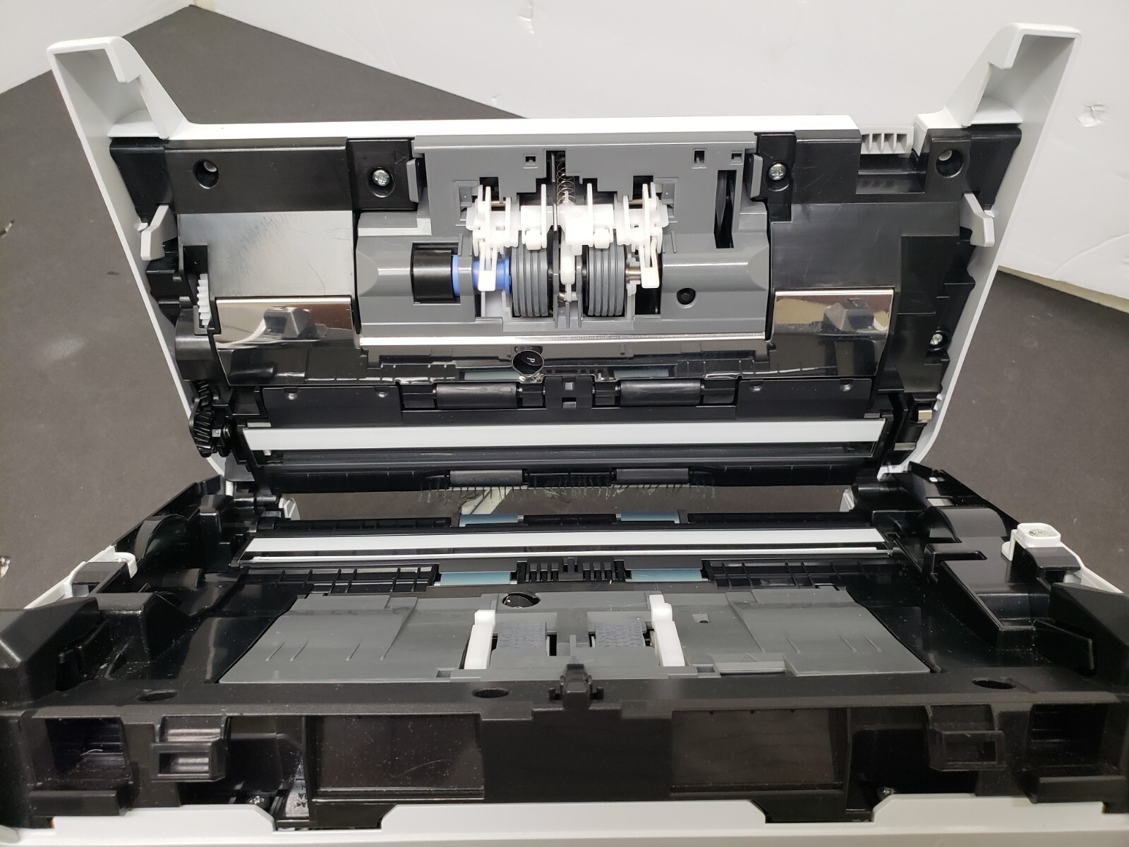 Epson DS-870 Color Duplex Workgroup Document Scanner *SCAN COUNT: 0* *Read*