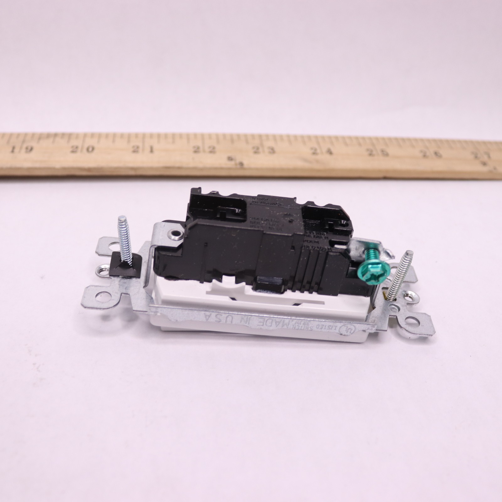 (5-Pk) Leviton Single-Pole AC Quiet Switch 15 Amp White 5601-5AW