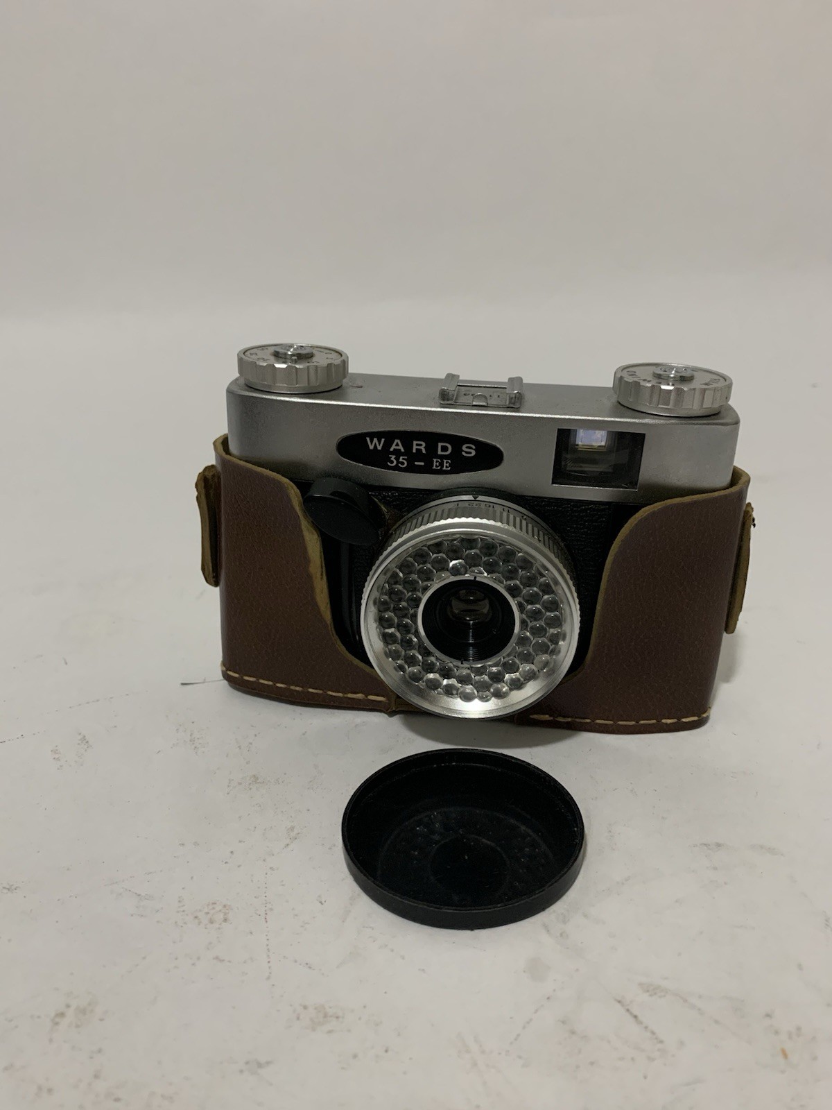 Wards-35 EE 35mm Point and Shoot Viewfinder Camera With Case Untested