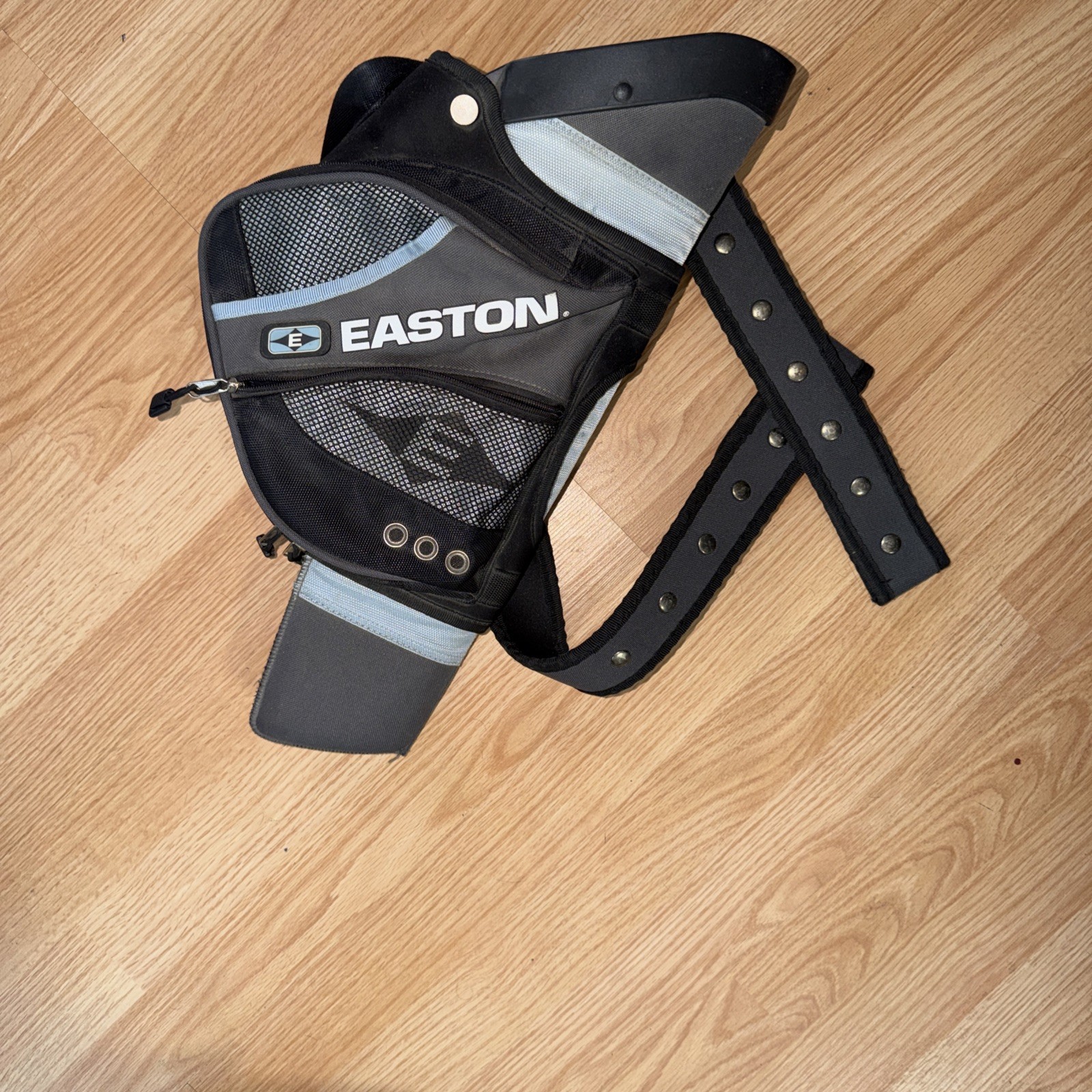 Easton Hip Quiver Takedown w/belt Grey/Black