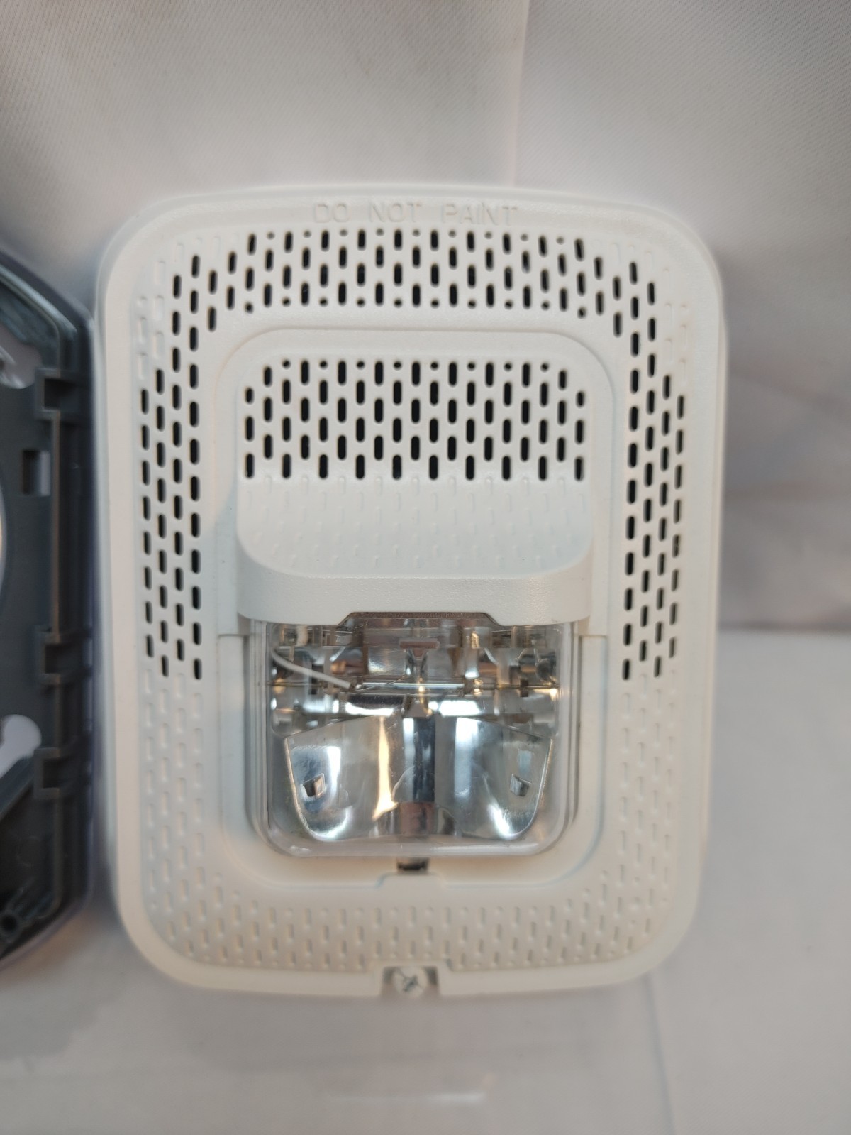 System Sensor SPSWL Wall Speaker Strobe *NO SCREWS*
