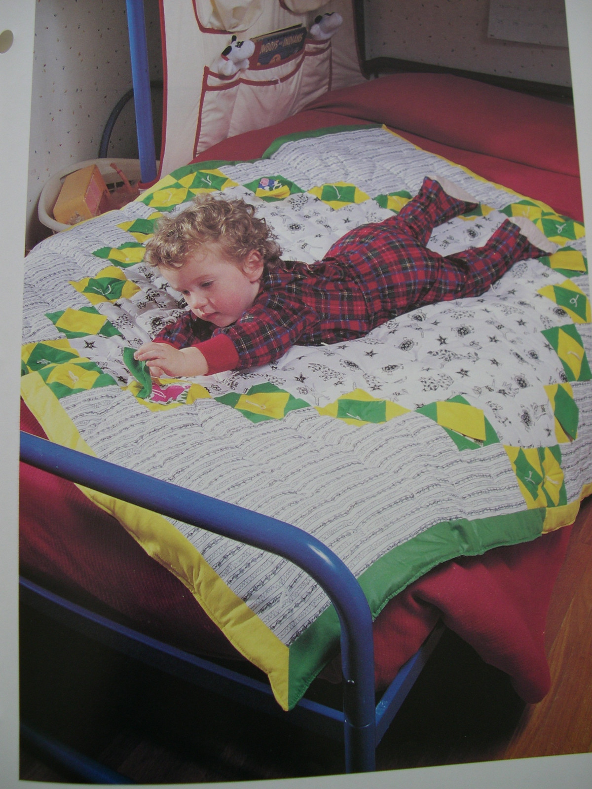 Peekaboo Quilt Pattern Spinning Spools w/uncut templates Child's Quilt Kids