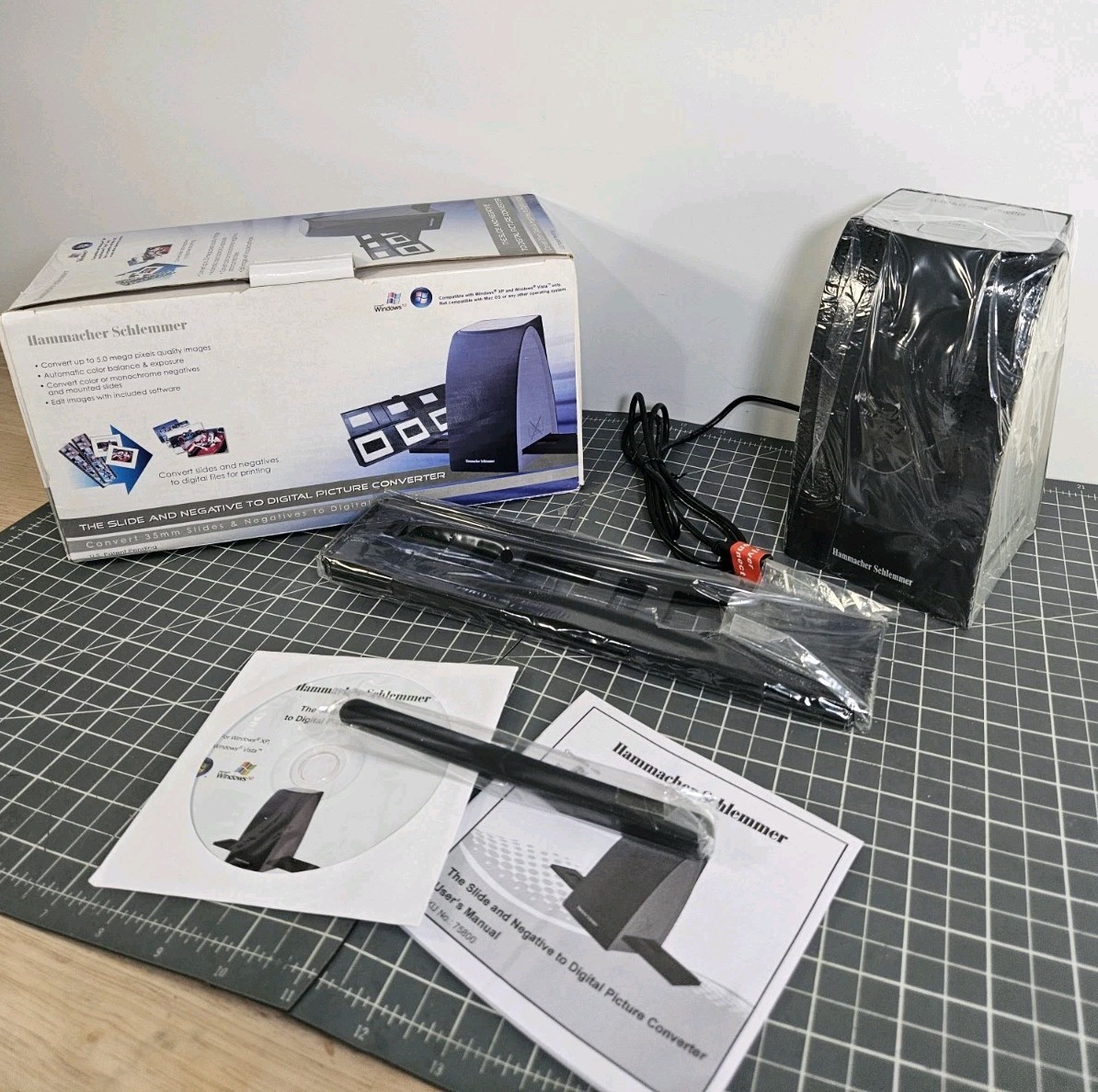 Hammacher Schlemmer Slide and Negative to Digital Picture Converter 75800