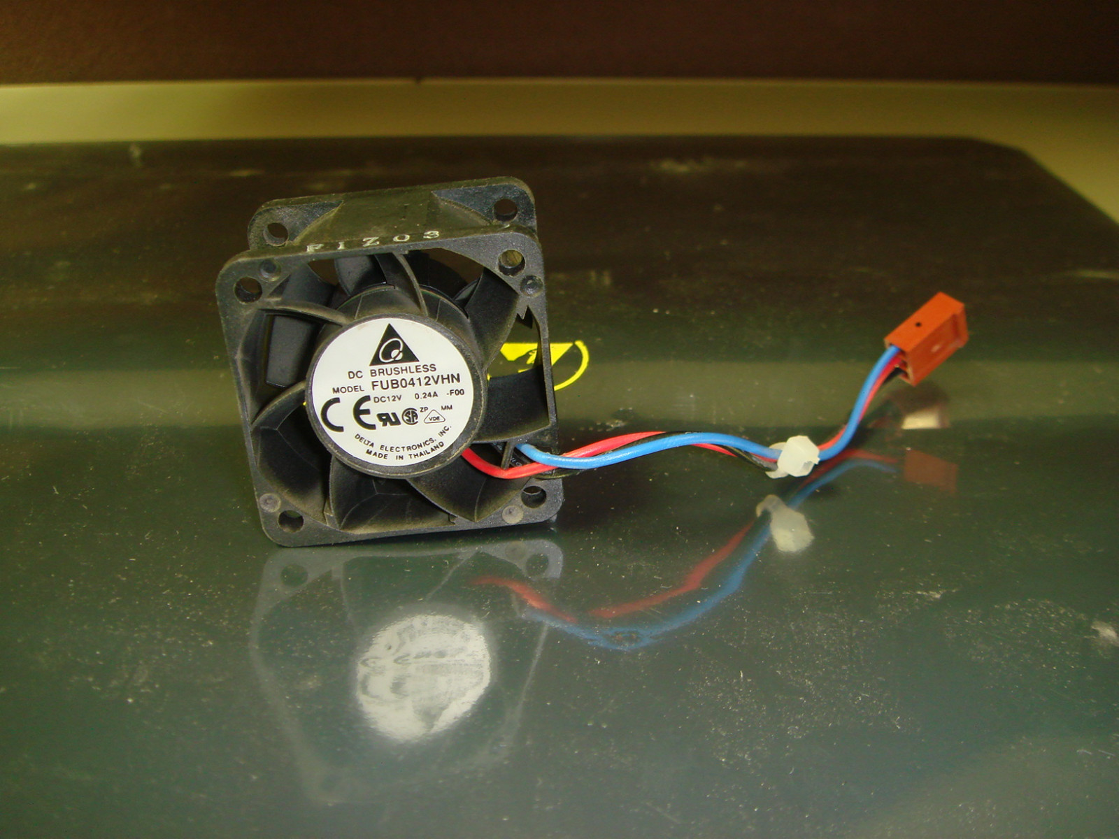 Delta FUB0412VHN Used Working Fan