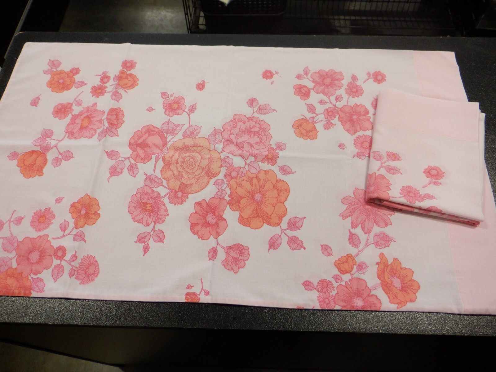 Pillowcases - Vintage 2-Pack Standard Pink Floral No Tag - Great Condition
