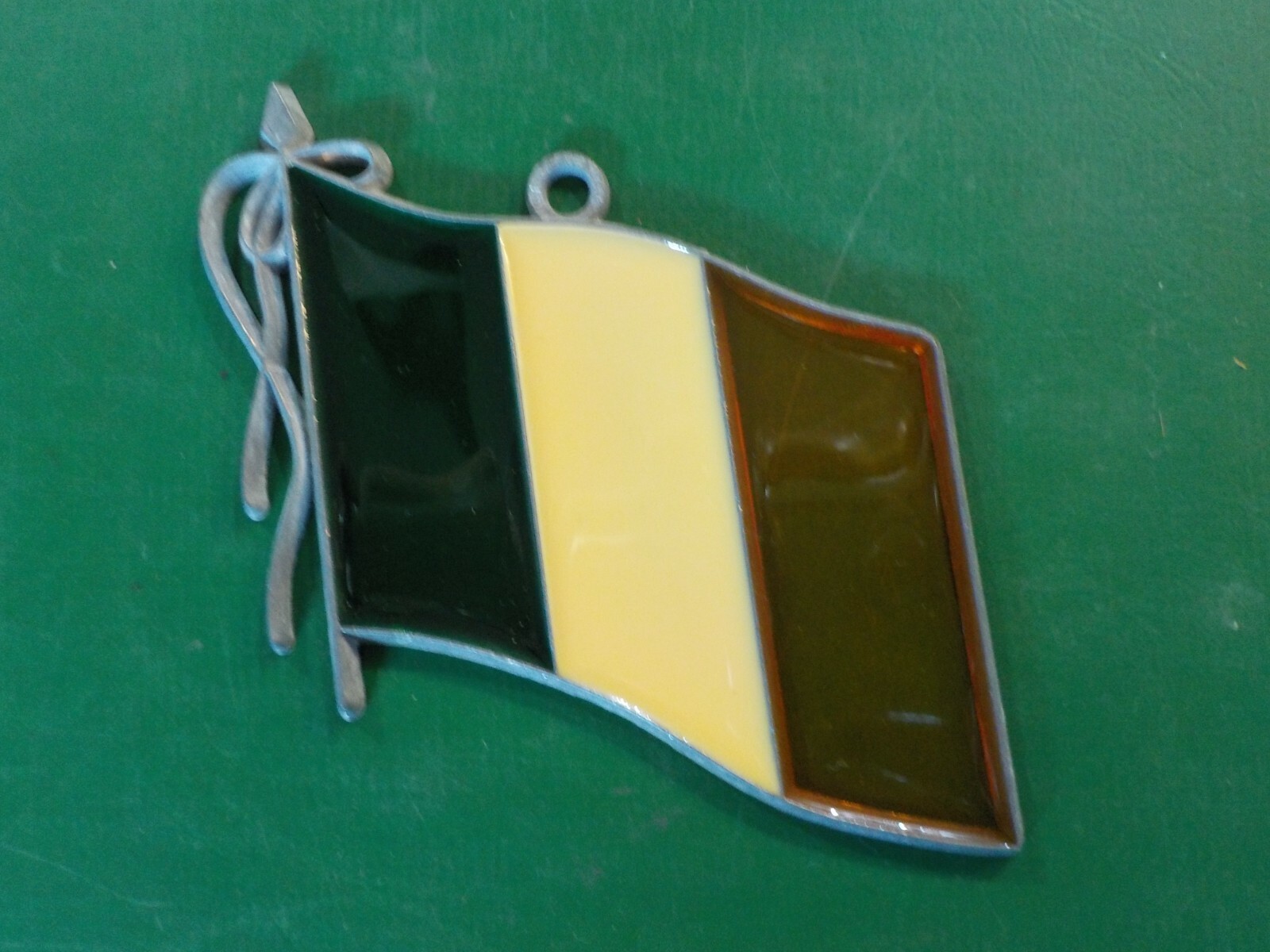 IRISH FLAG SUNCATCHER 3.5" x 4"  (CL 55)
