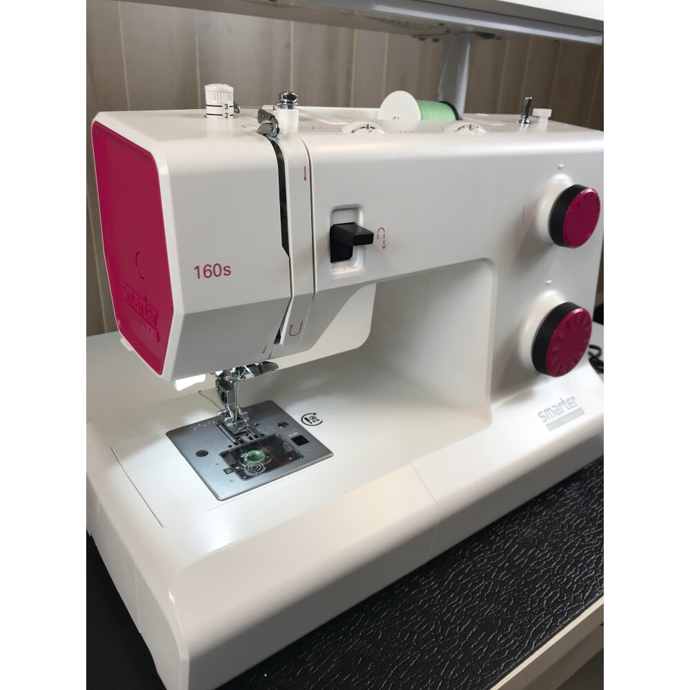 Pfaff Smarter 160s Sewing Machine with Top Drop In Bobbin New