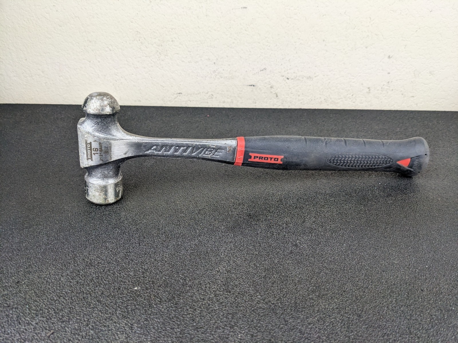 #bl739 Stanley Proto J1316AVP Antivibe Ball Pein Hammer, 16-Ounce