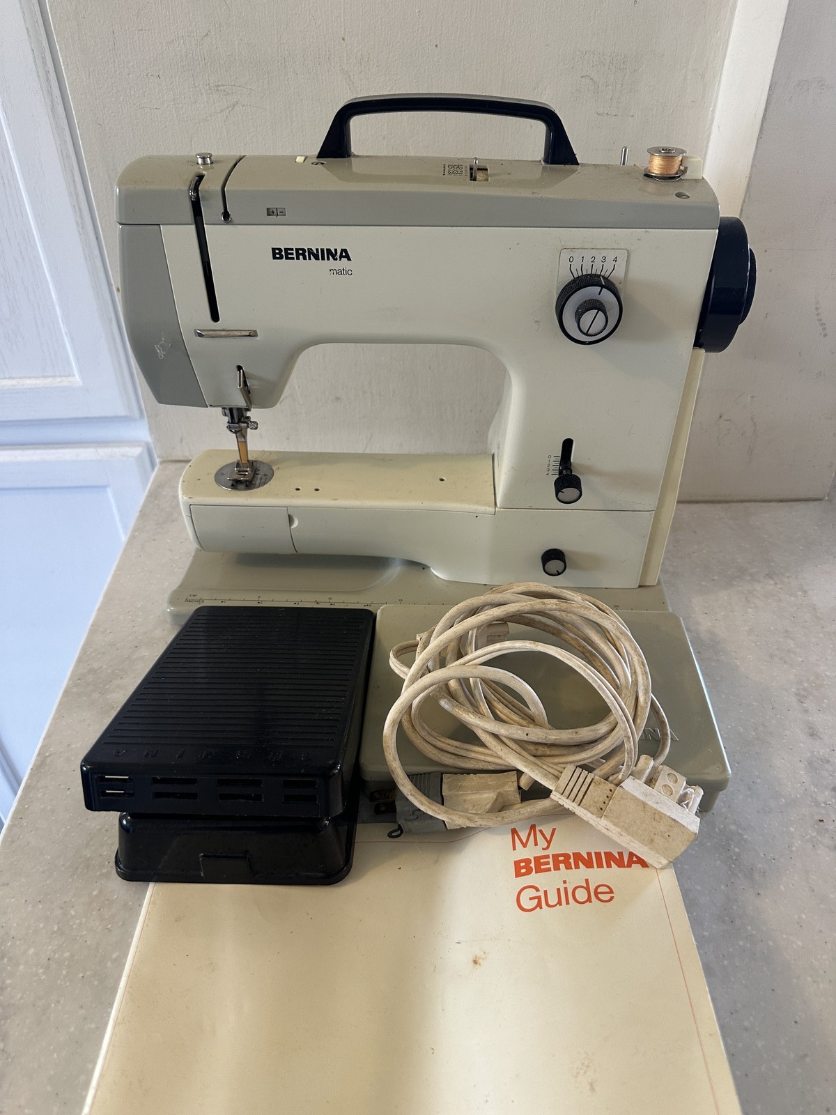 Vintage Bernina 810 matic Sewing Machine Swiss Complete+  Tested