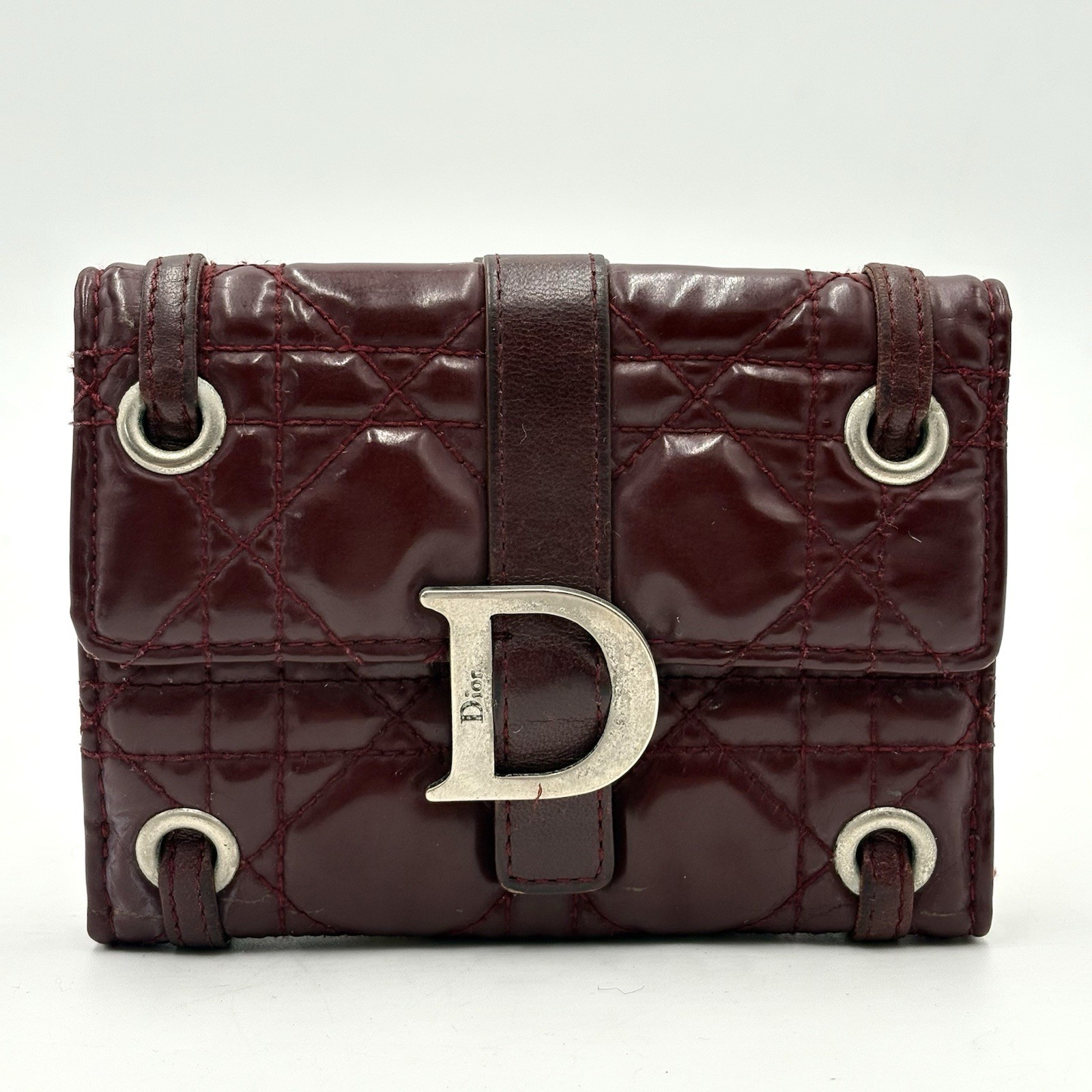 Auth Christian Dior Cannage Enamel Leather D Logo Hardware Bi-Fold Wallet 2Y6042