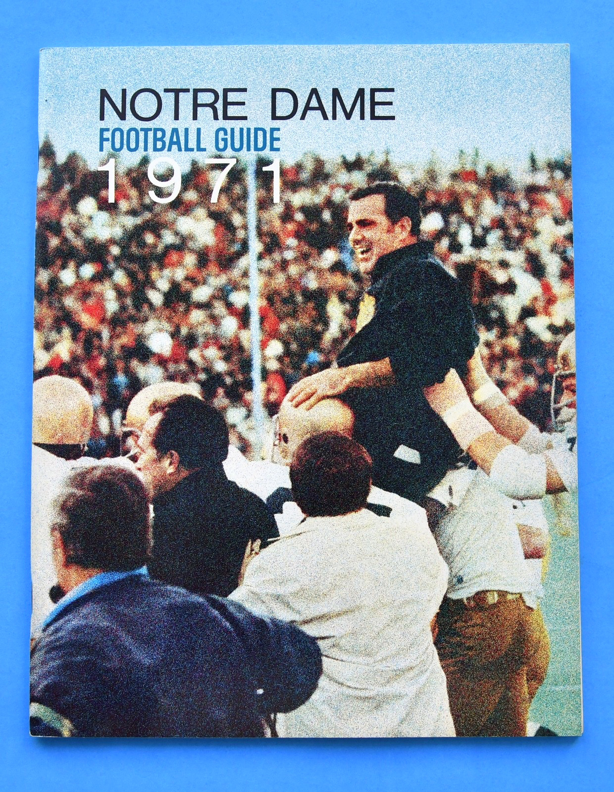 1971 Notre Dame Football Guide. Media Guide. Ara Parseghian Cover.