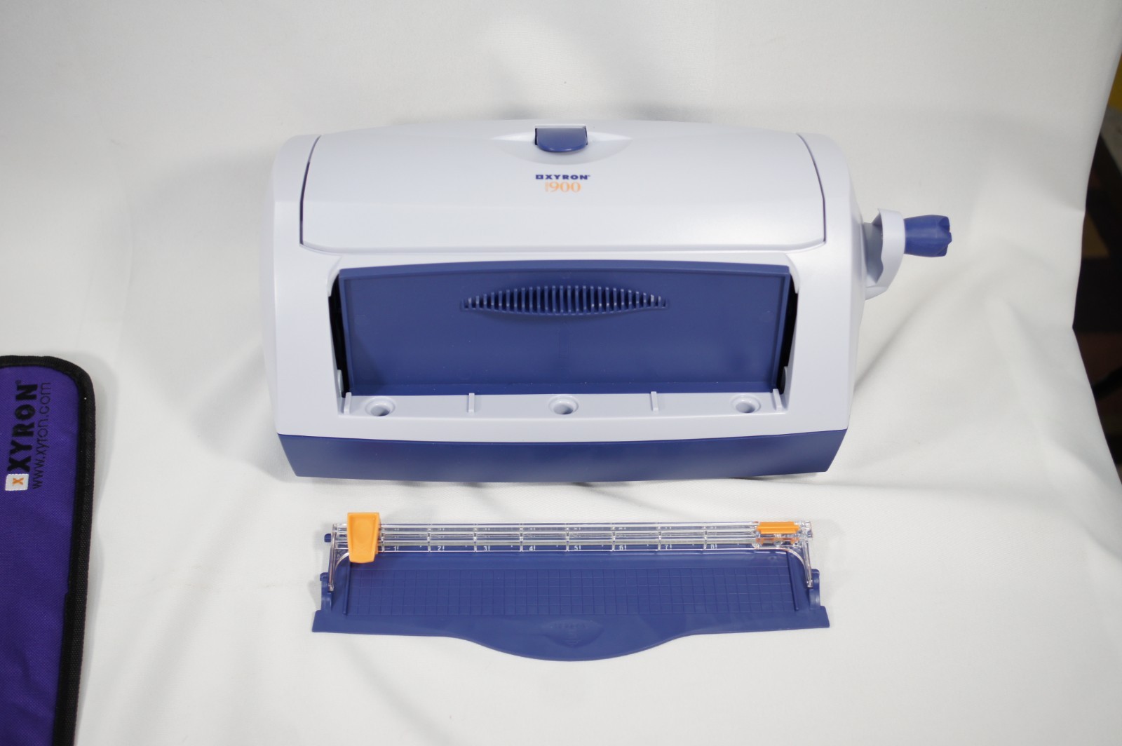 Xyron 900 Label Sticker Maker Craft System Laminator Machine, labels, case