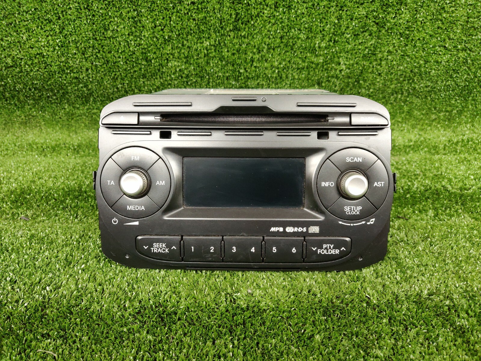 Kia Original Car Radio Am100taee 961701y201mb2 OemUsed Part