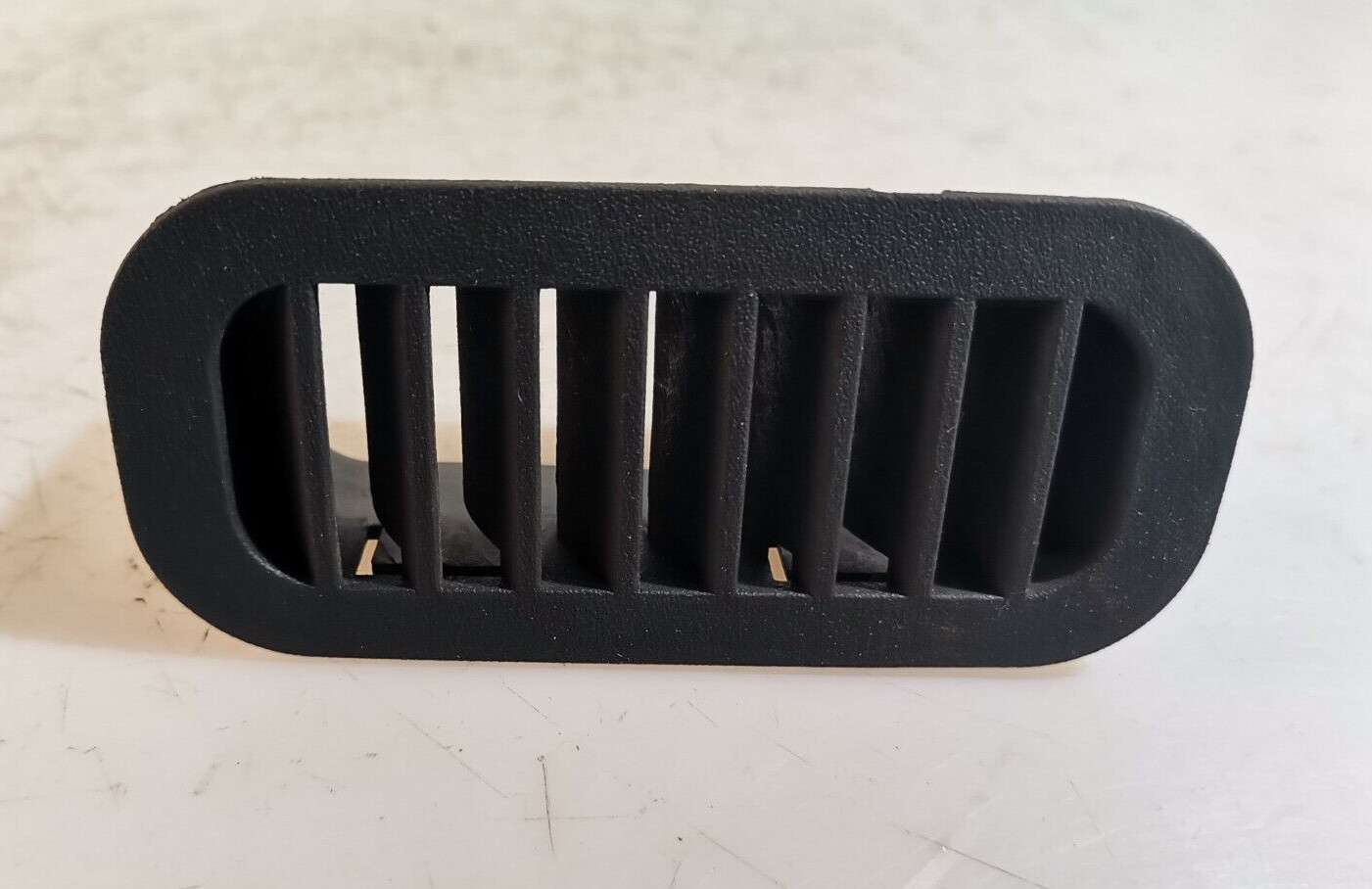 MAN TGL AIR VENT GRILL 81619500342