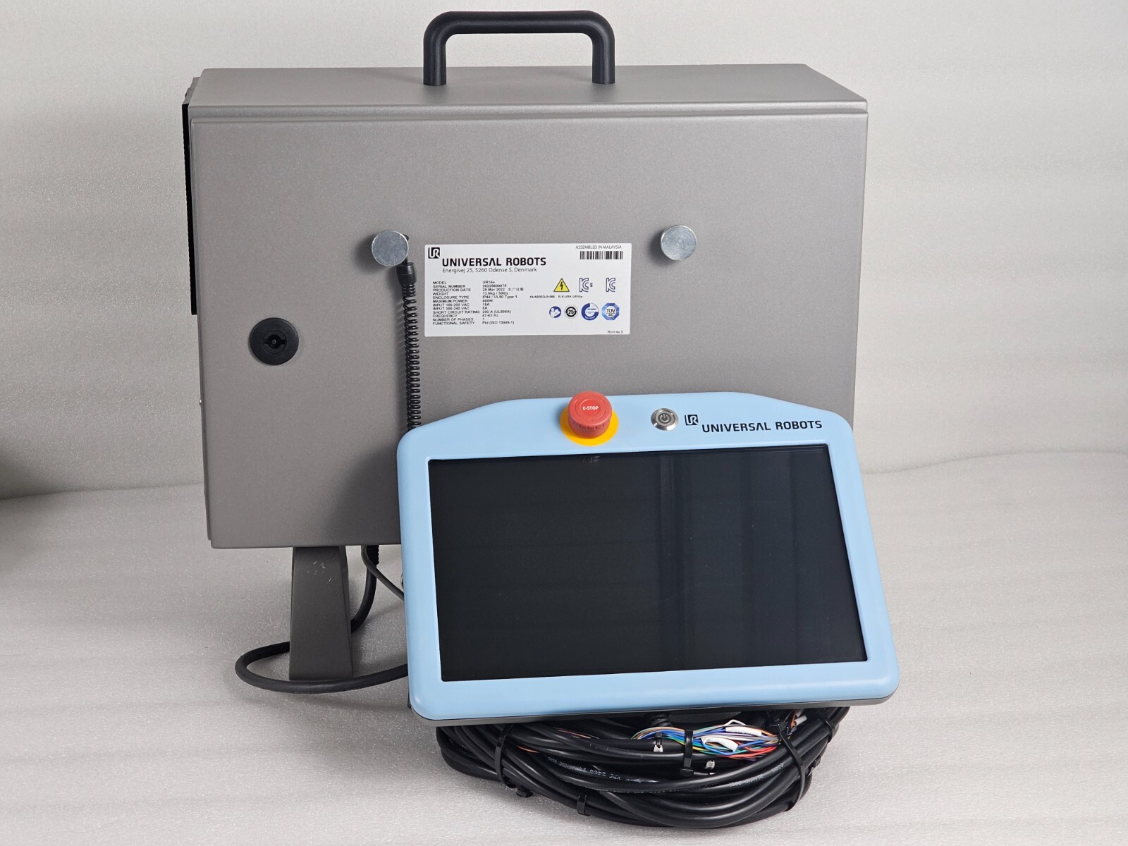 UNIVERSAL ROBOTS UR16e Robot+ 1008812 Controller+ Teach Pendant& Cables