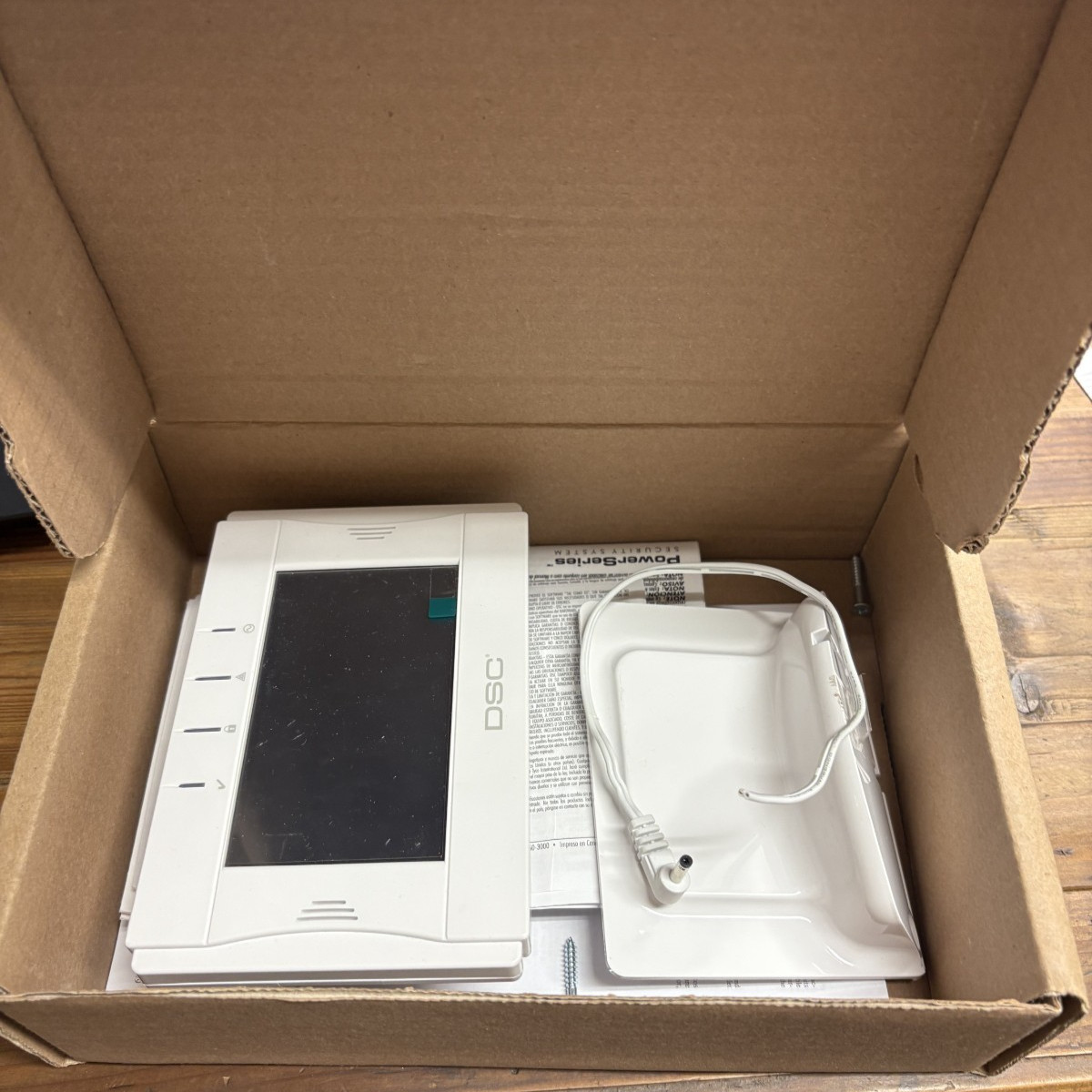 DSC 2 - Way Wireless TouchScreen Arming Station WTK5504