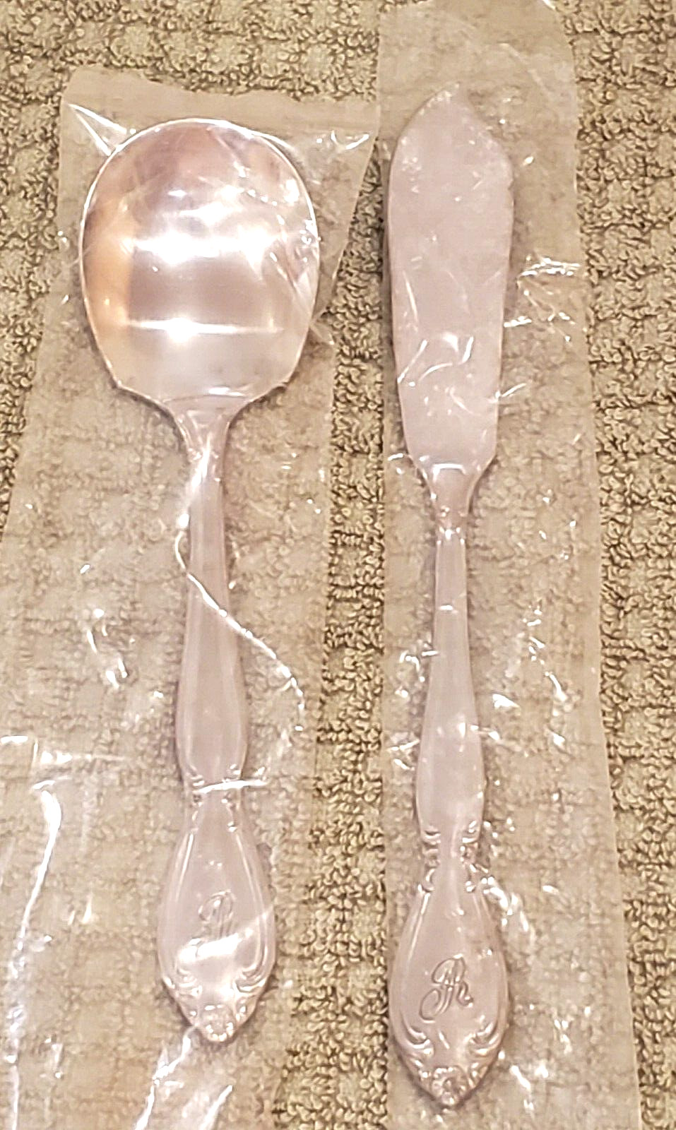 Custom Craft Stainless Steel Flatware Engraved Monogram Letter R Spoon & Knife