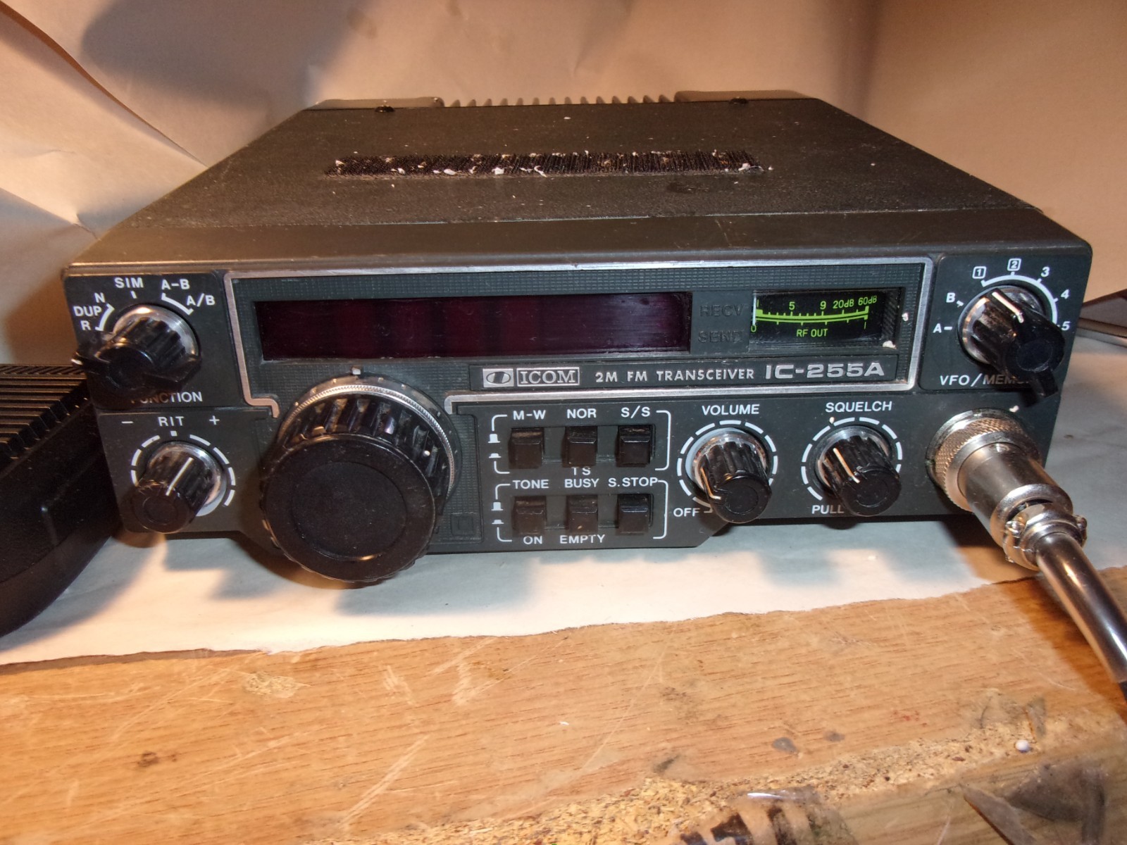Icom IC-255A 2M VHF FM Transceiver Vintage Ham Radio IC255A Untested