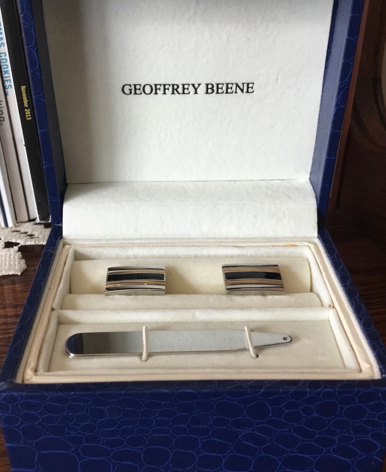 Geoffrey Beene Cufflinks & Collar Stiffener Black Gold and Silver Stripes Set