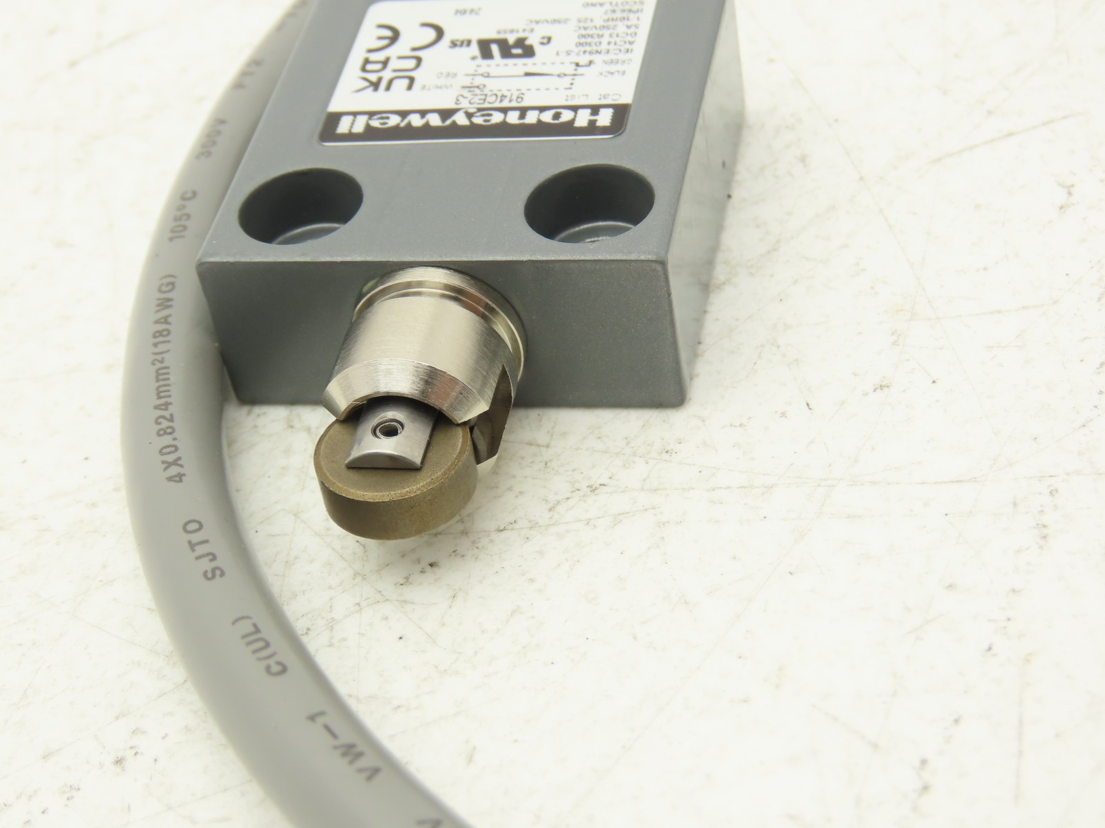 Honeywell 914CE2-3 MICRO SWITCH Miniature Precision Limit Switch Silver Contacts