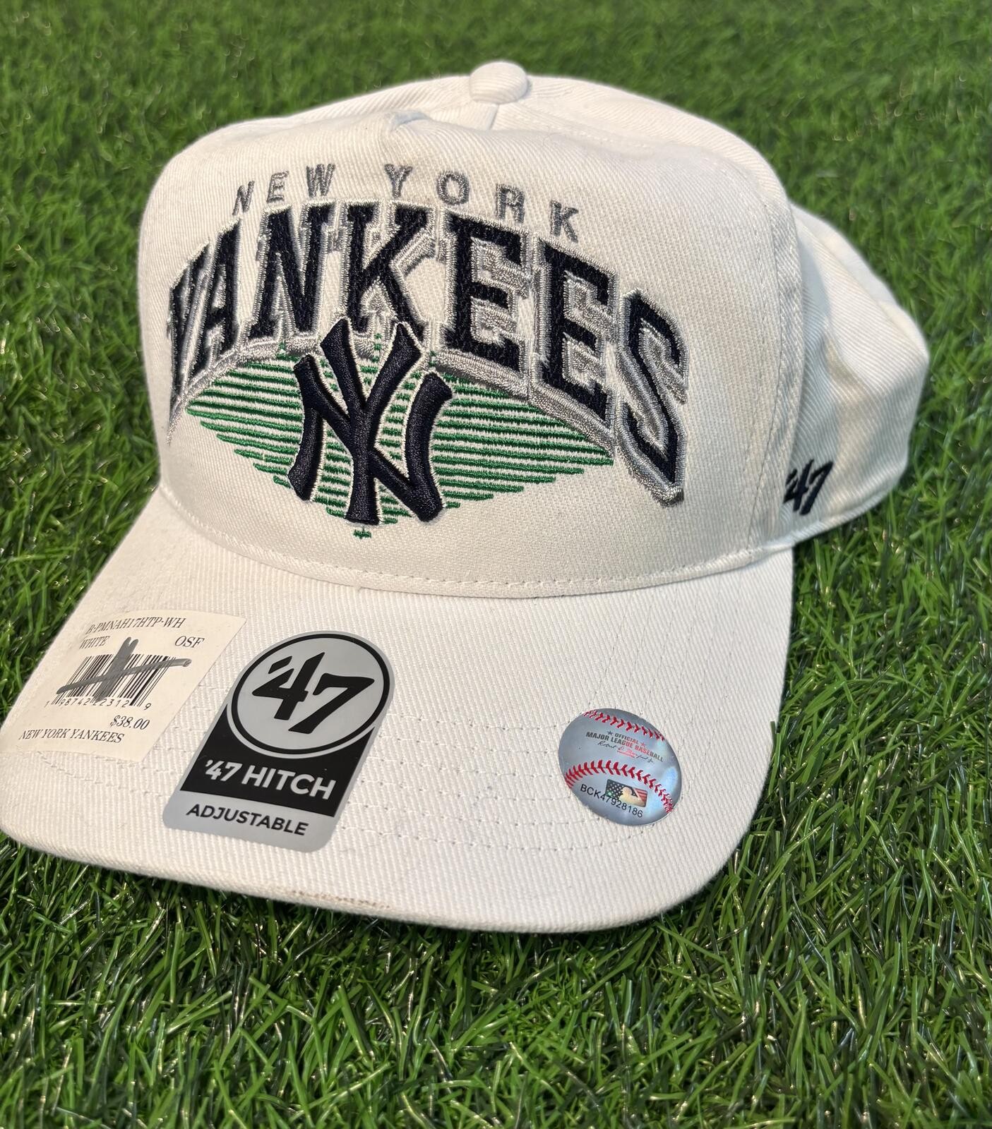 47 Brand New York Yankees Clean Up Adjustable Hat in White