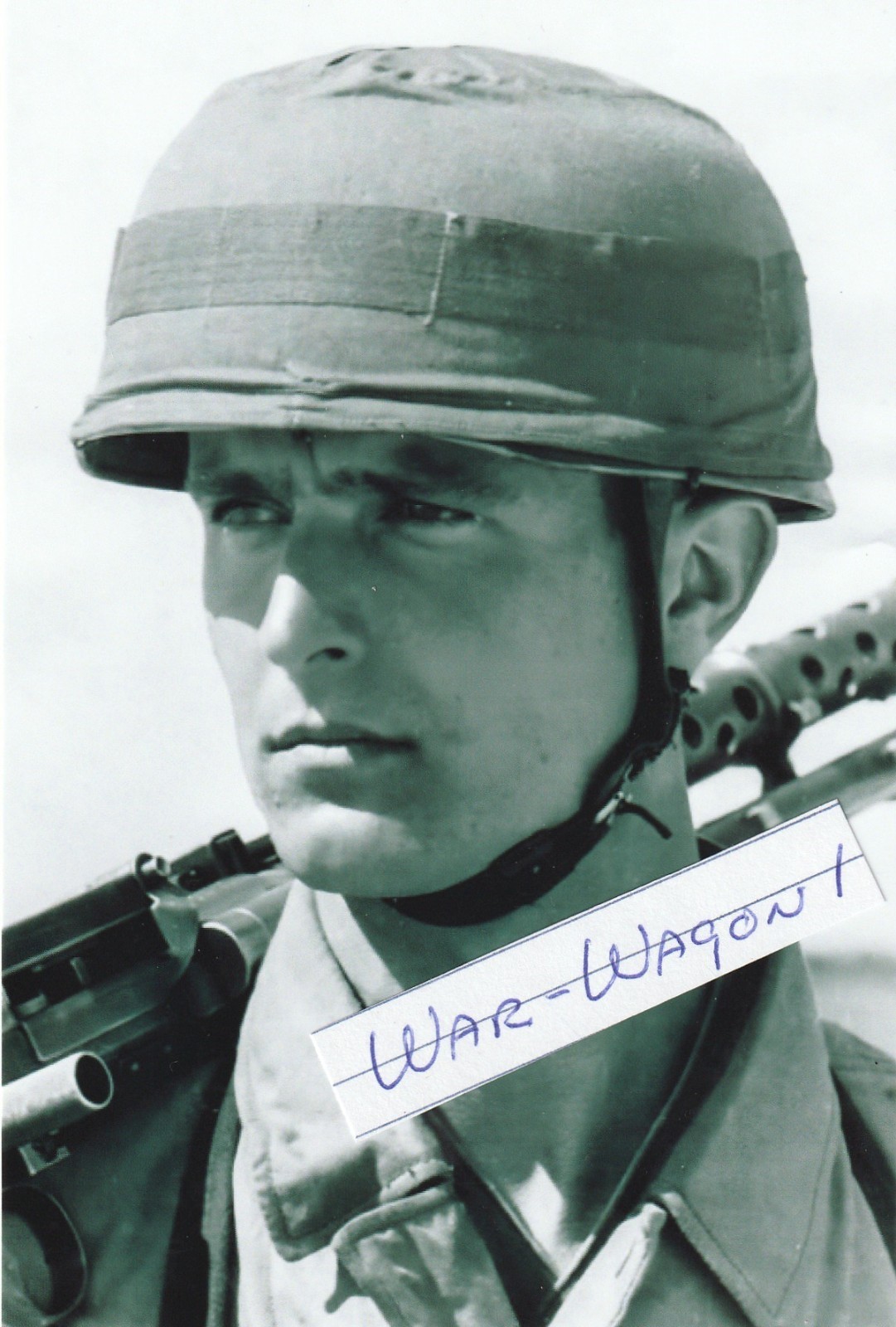 WW II German  Photo ==        Paratrooper
