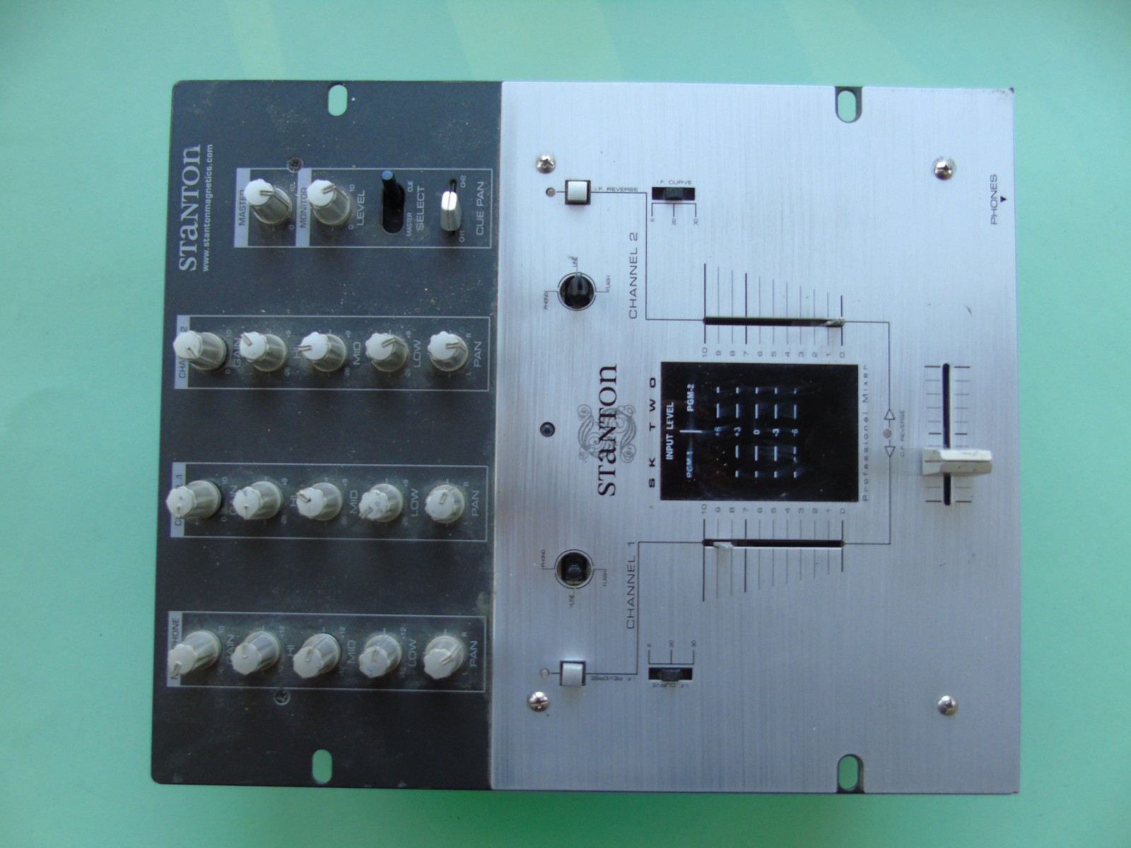 STANTON SK TWO -NOT TESTED - PARTS or REPAIR - 15% SHIPPING REFUND