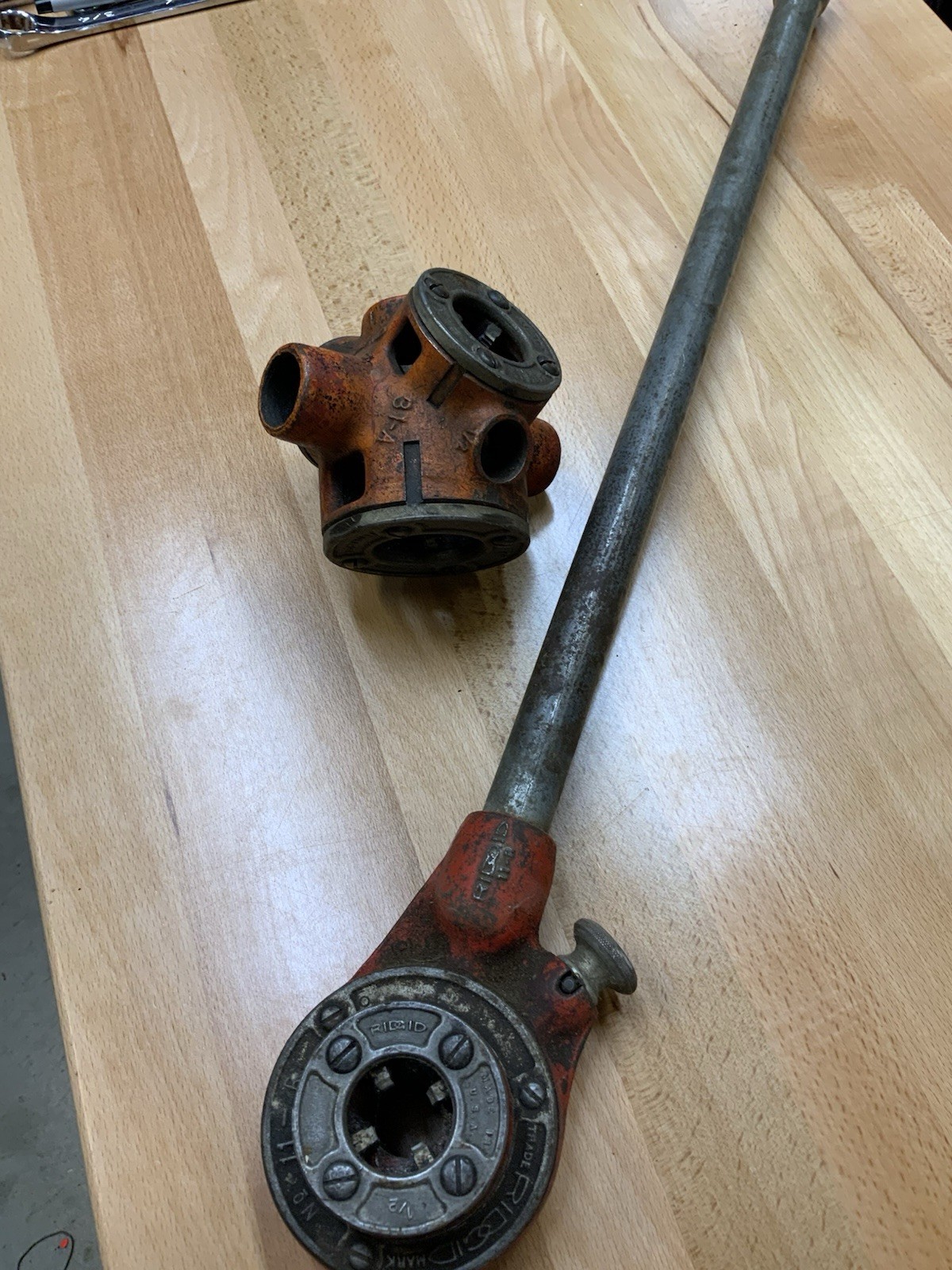 Ridged 31-A Triple Die 1/2,3/4,1” & 1 Ridged #11-R Ratchet Die & Handle